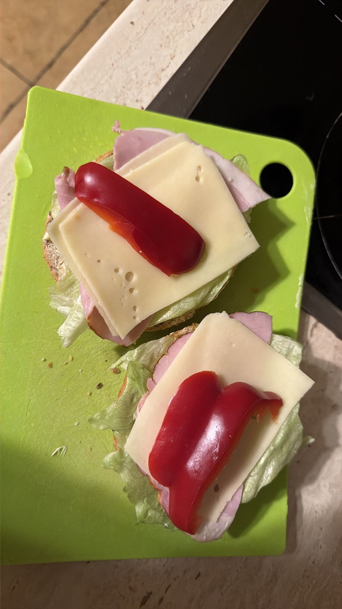 Kanapki z szynką i serem