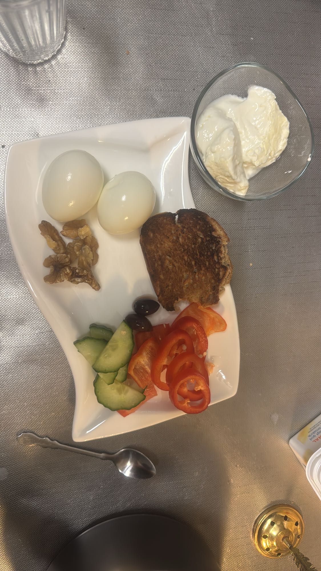 Frukosttallrik med ägg