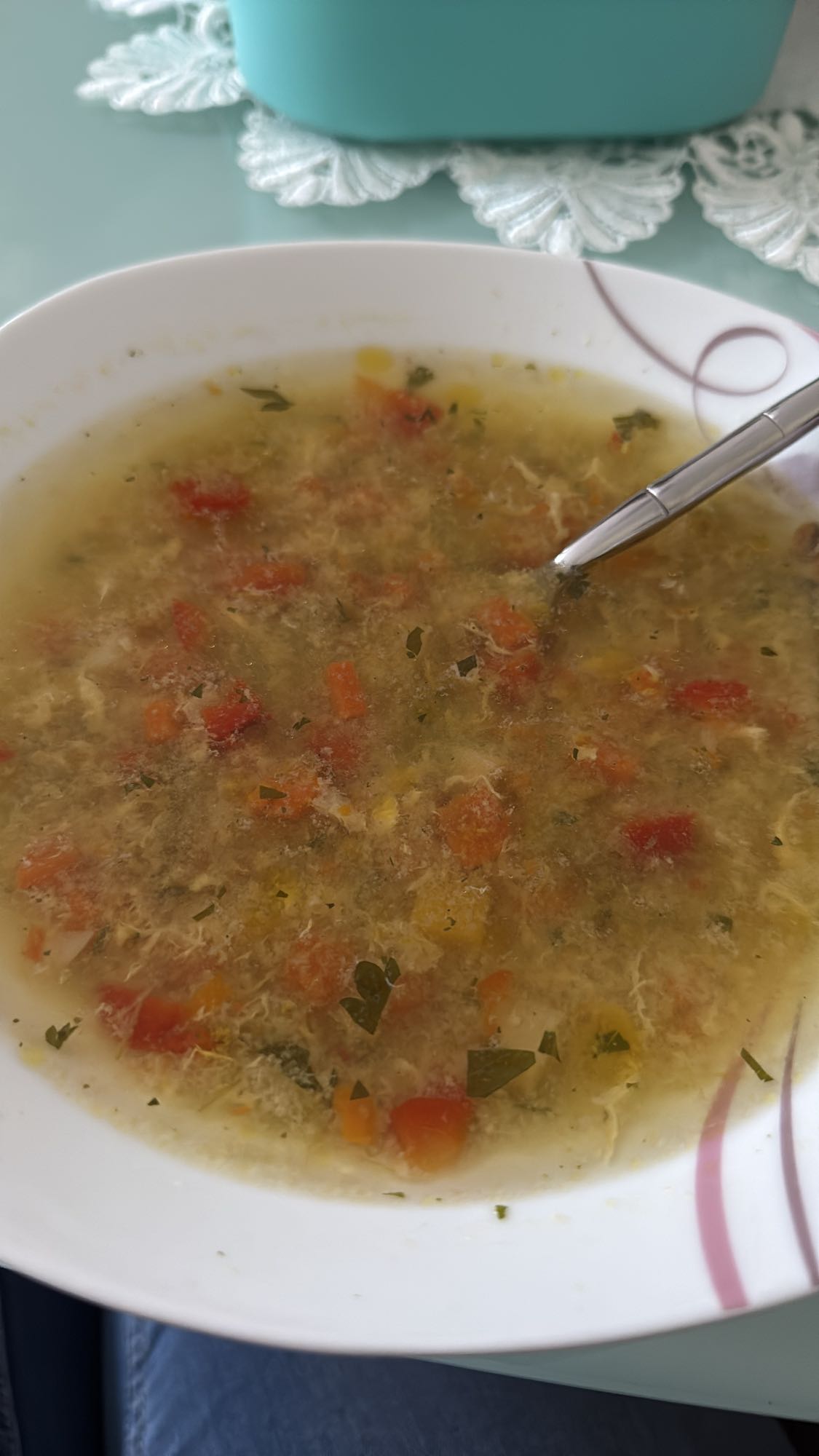Gemüsesuppe mit Ei