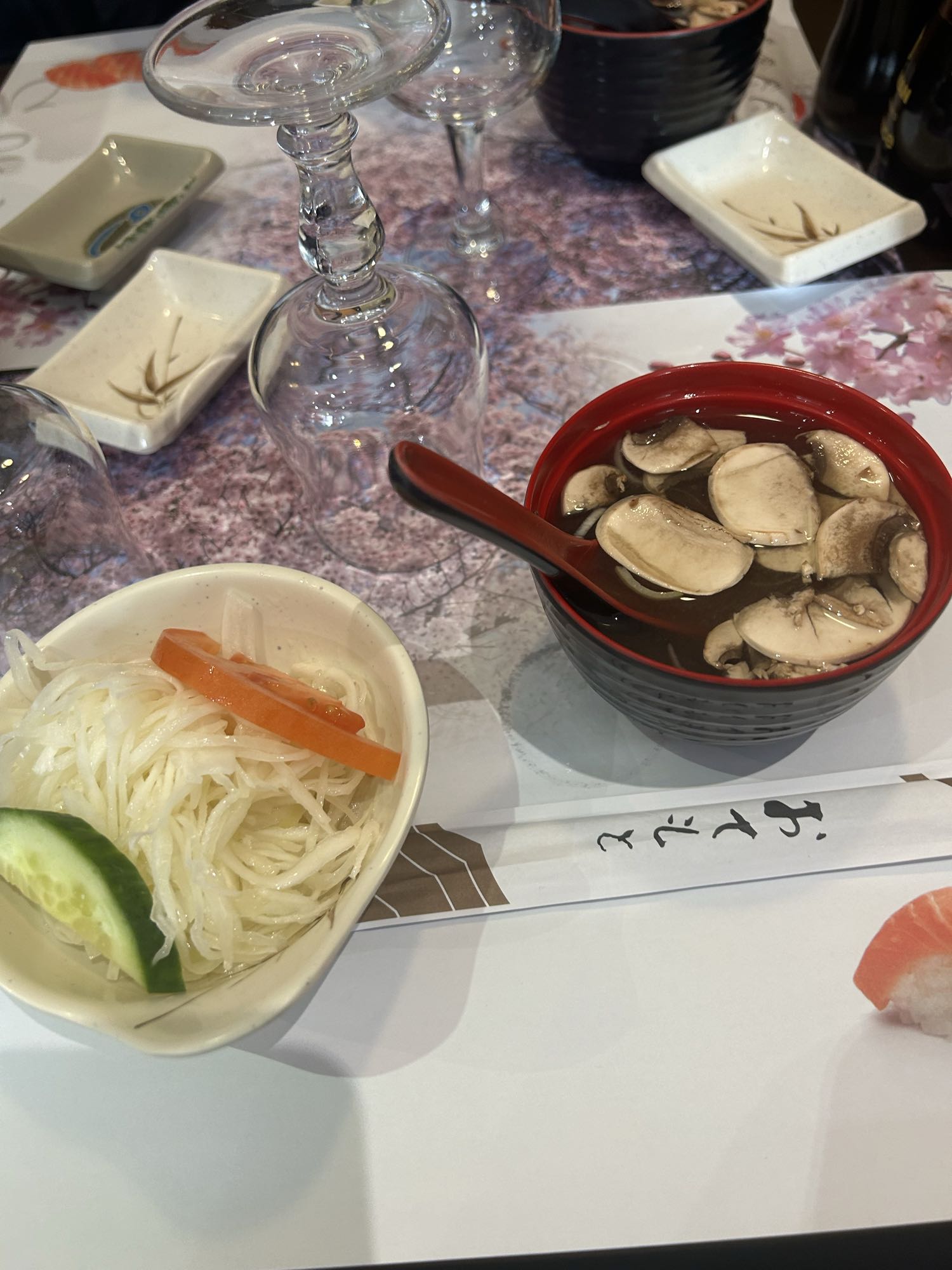 Soupe champignons et salade