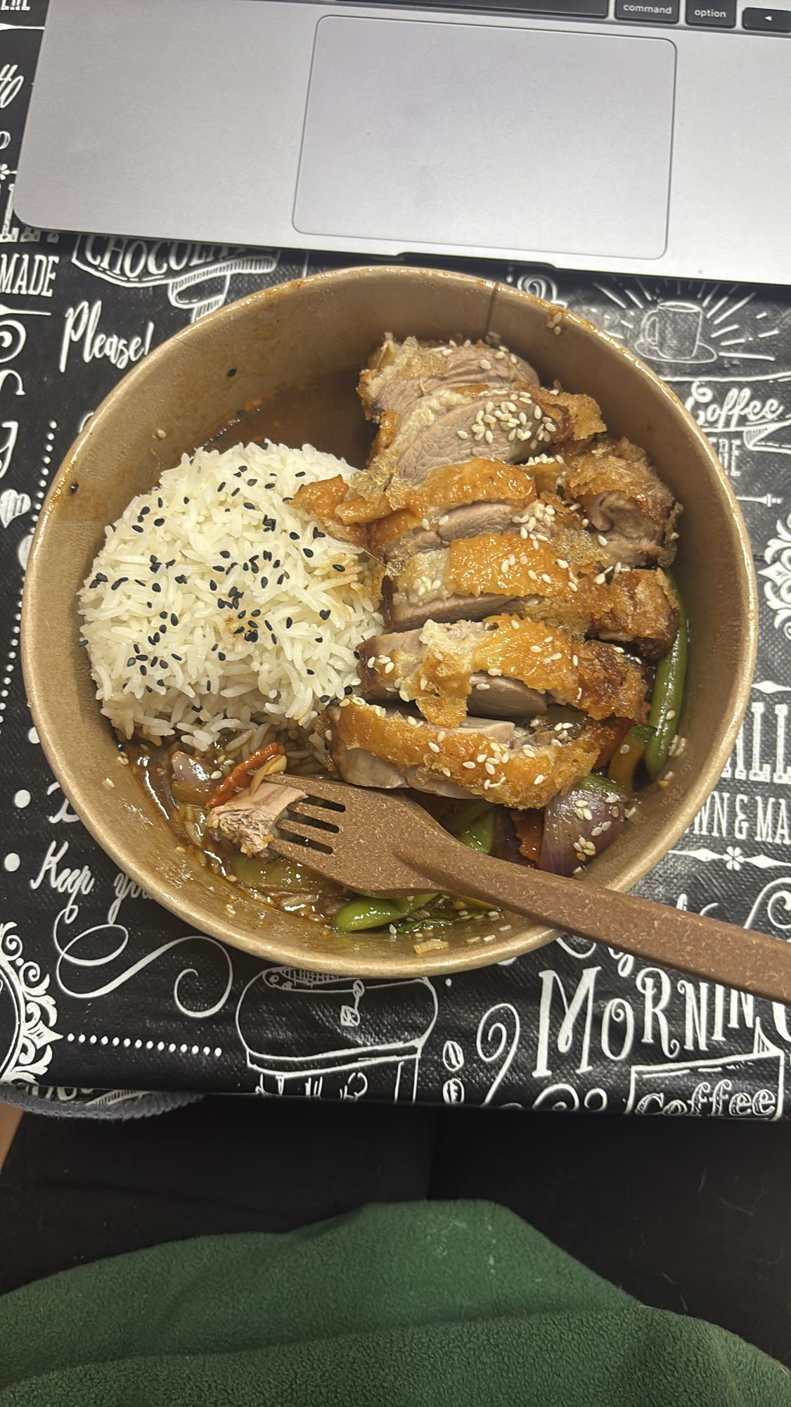 Kaczka z ryżem i warzywami