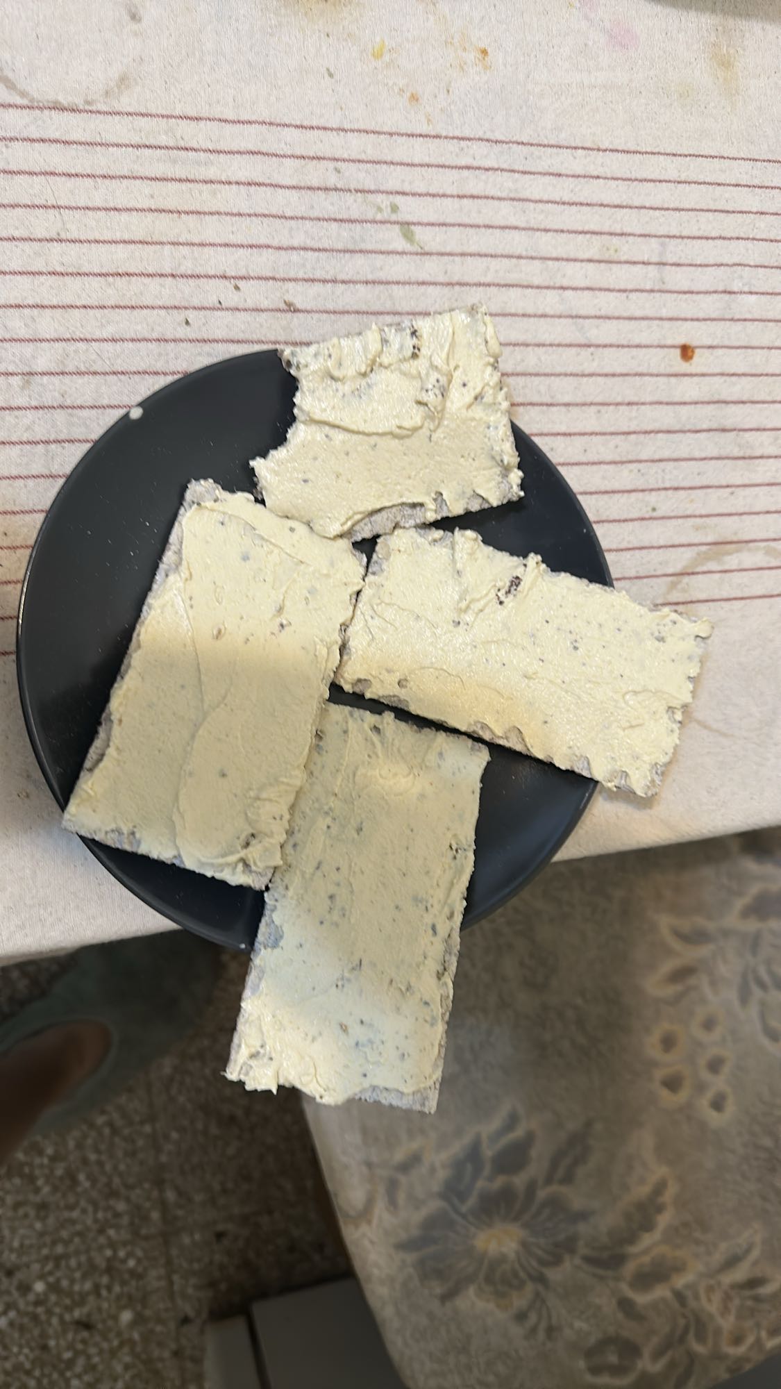 Crispbread with spread