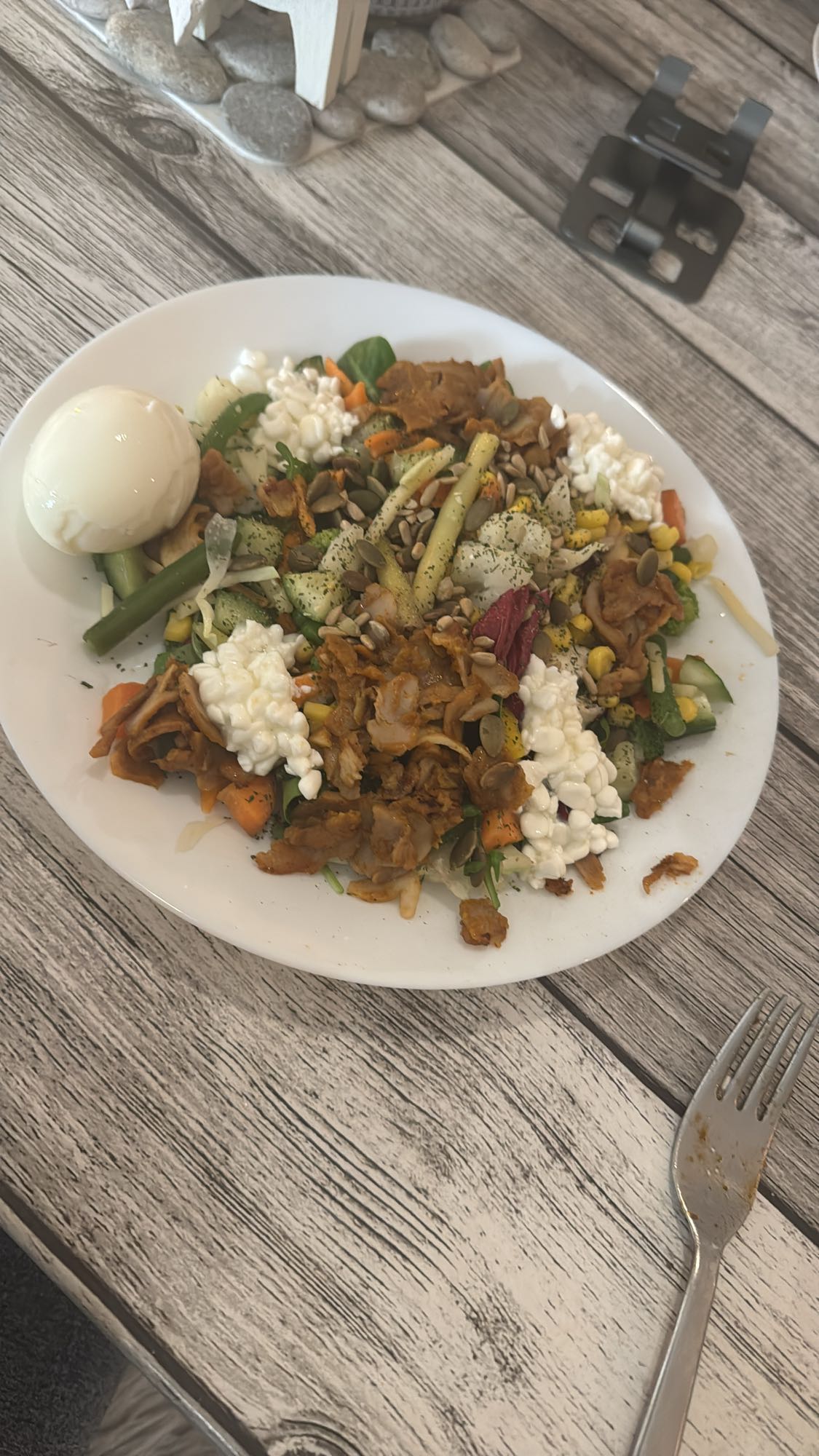 Proteinrik salladstallrik