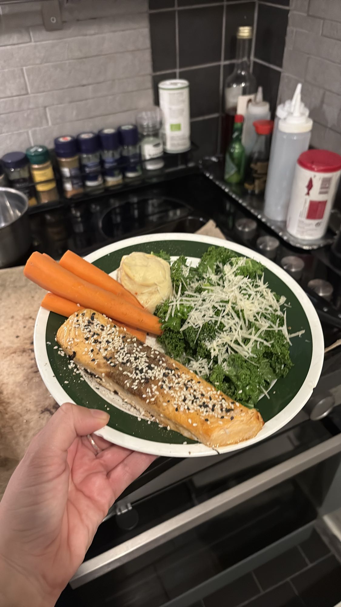 Lax med grönkål och morot