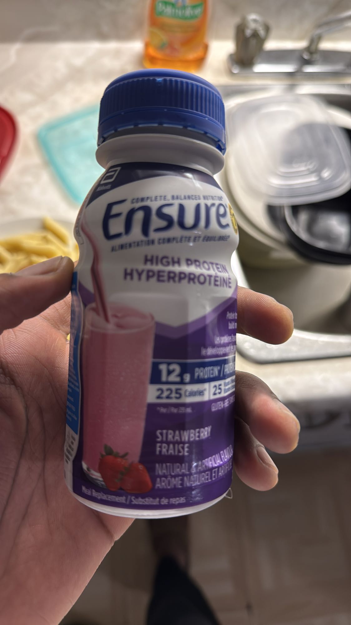 Boisson fraise protéinée