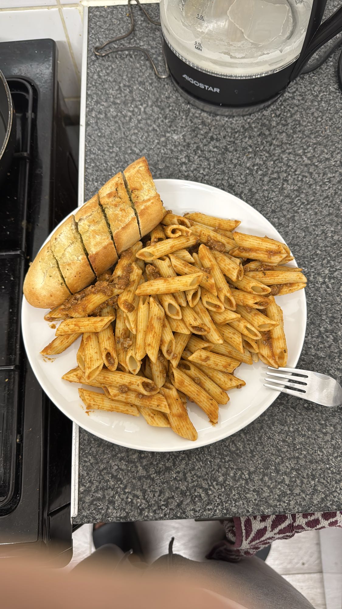 Pasta with garlic bread