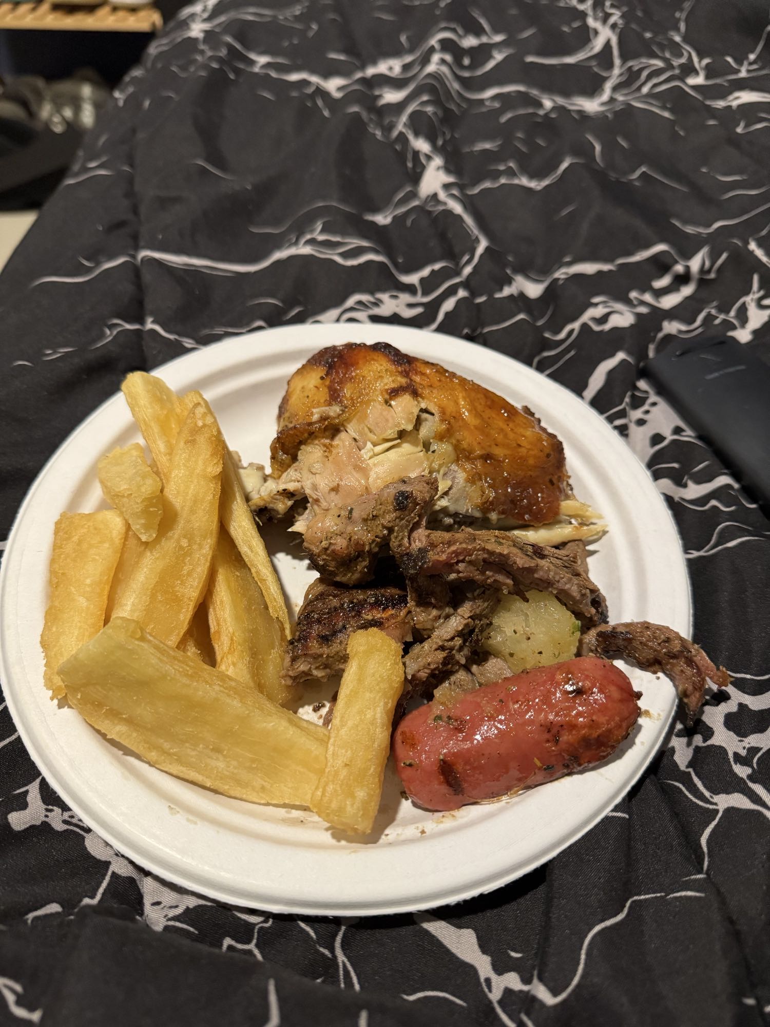 Plato mixto con yuca