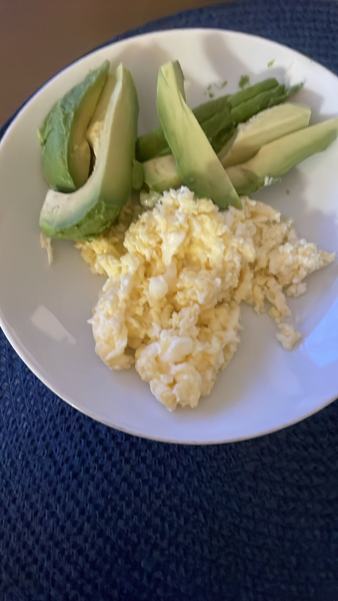 Äggröra med avokado