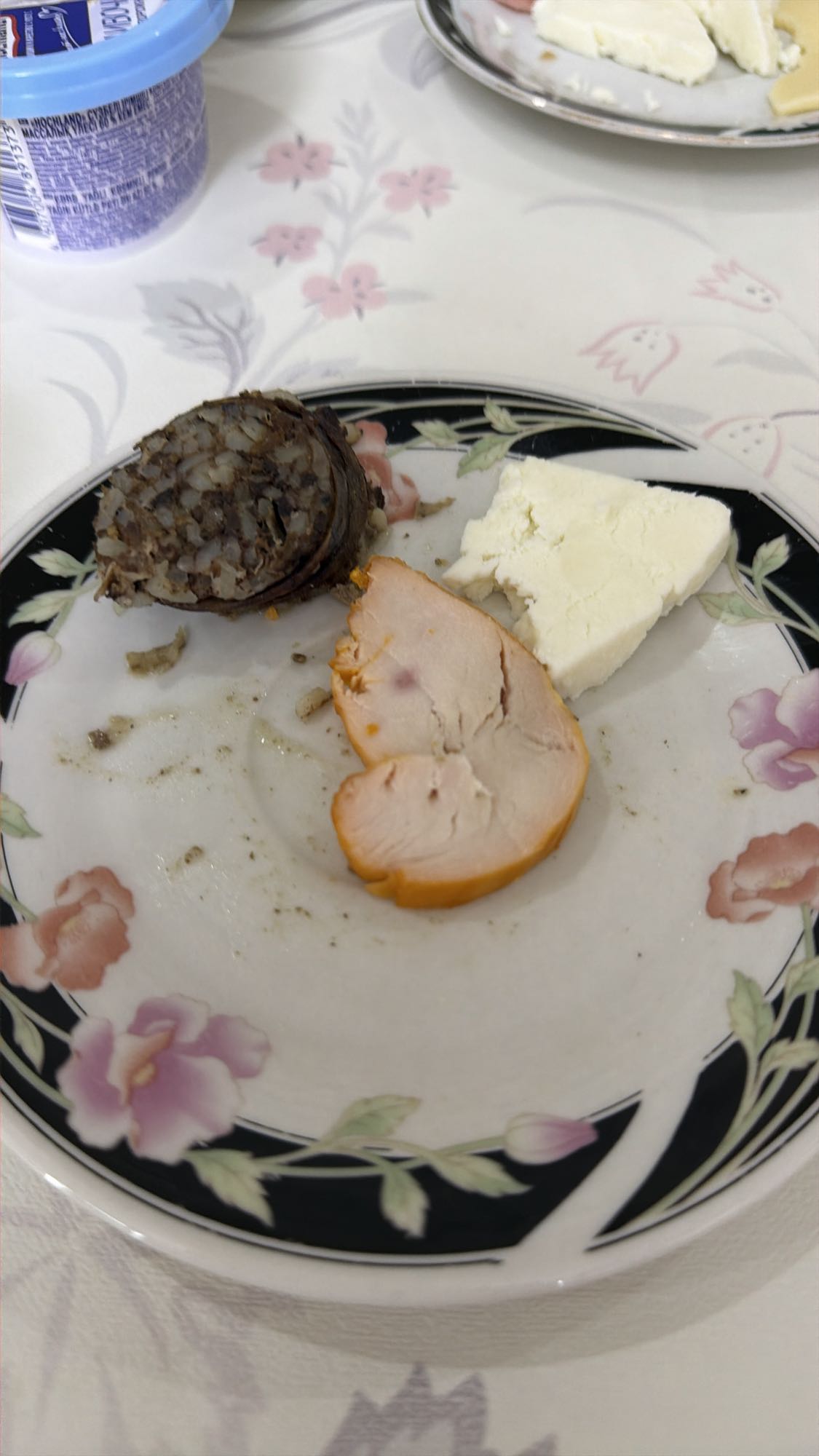 Закуска с колбасой и сыром