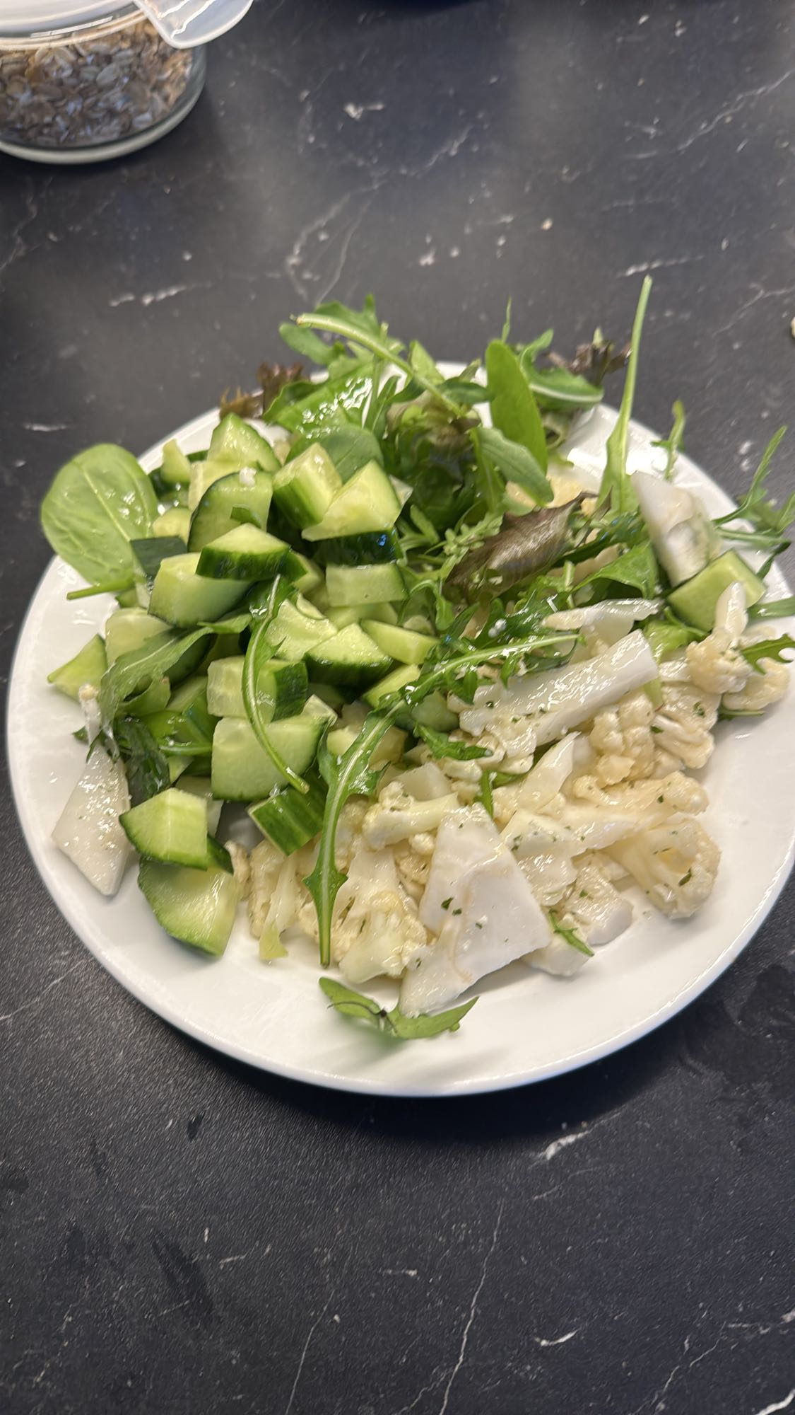 Grönsallad med blomkål