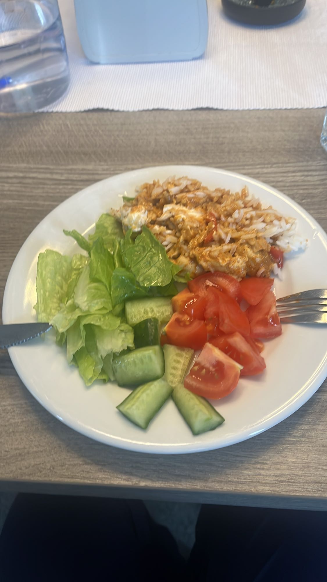 Kyckling ris grönsaker med sallad