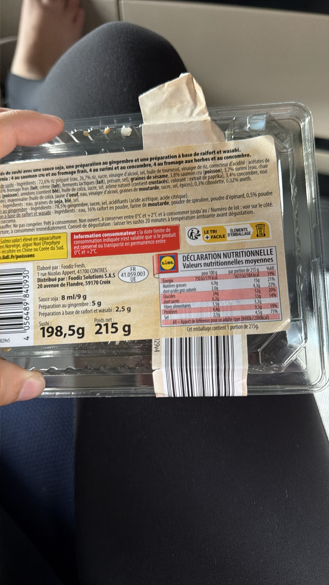 Sushi mix cu somon și surimi