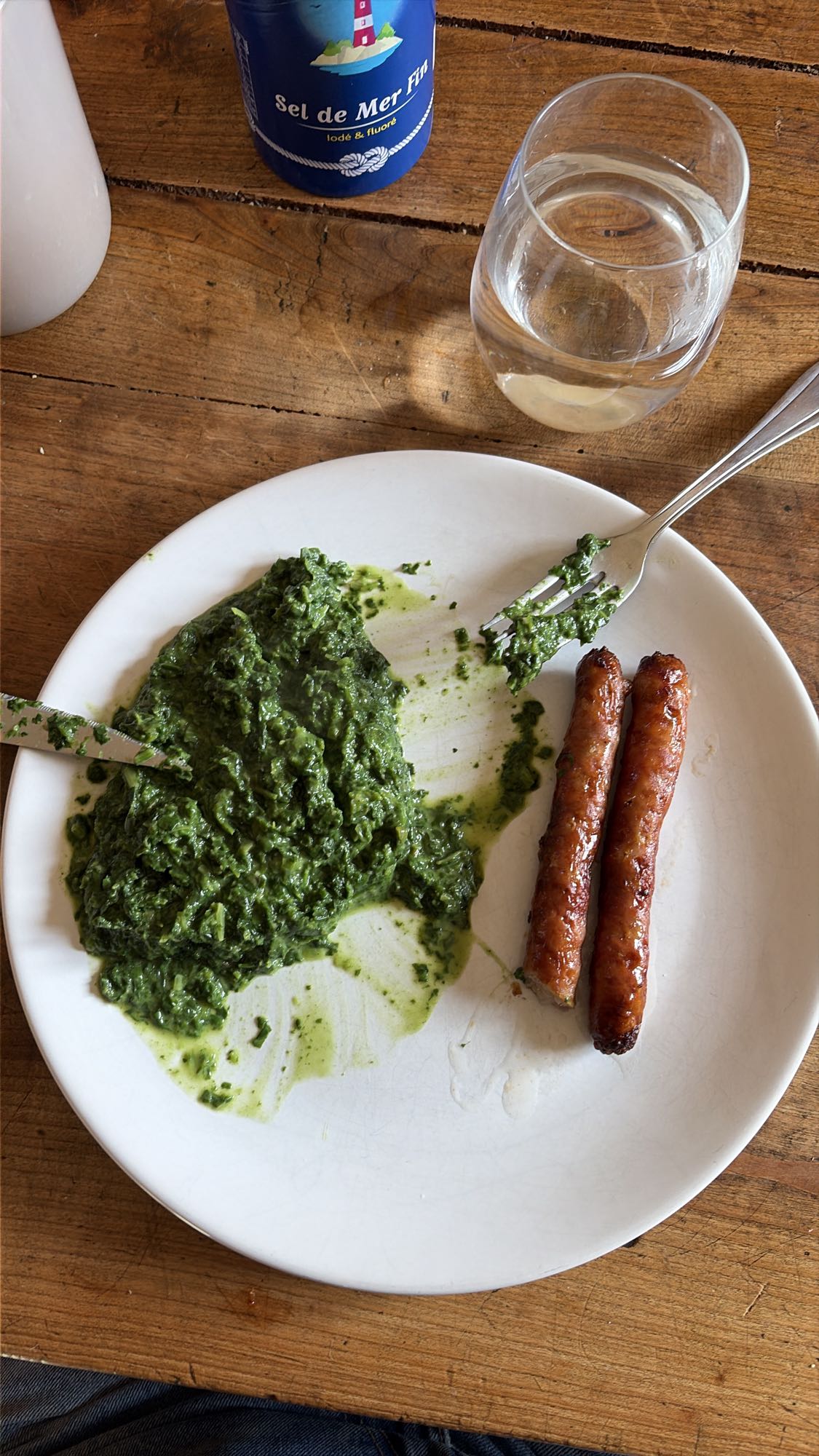 Saucisses et épinards