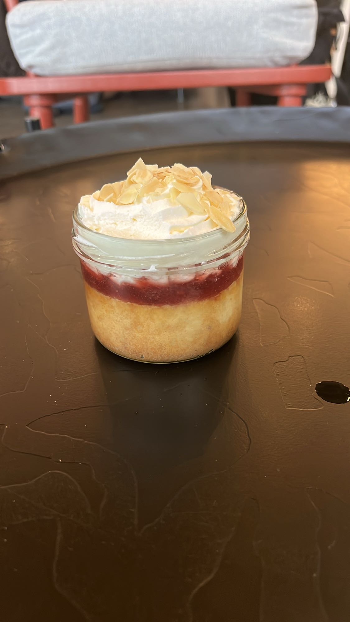 Jordgubbstårta i burk