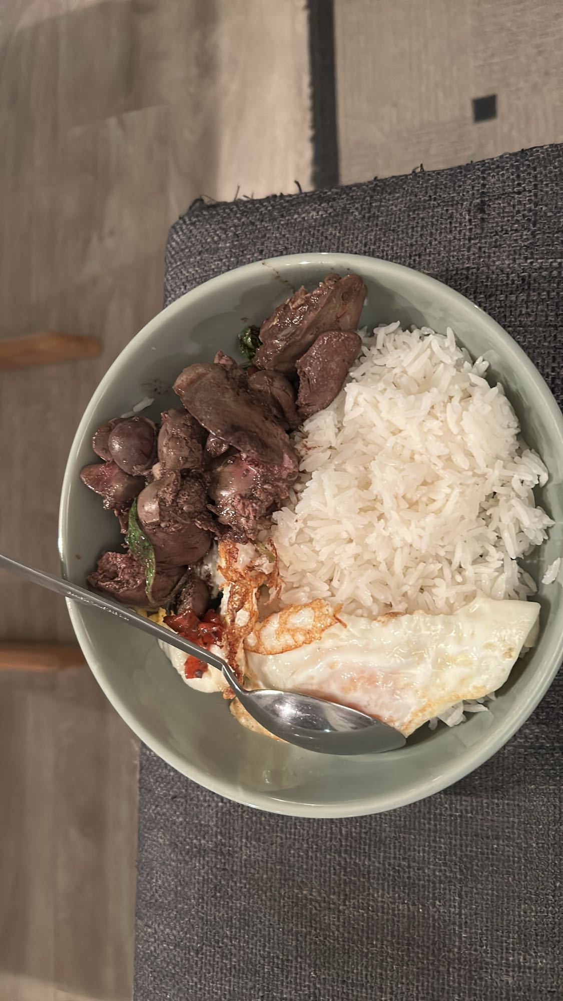 Ris med lever og egg