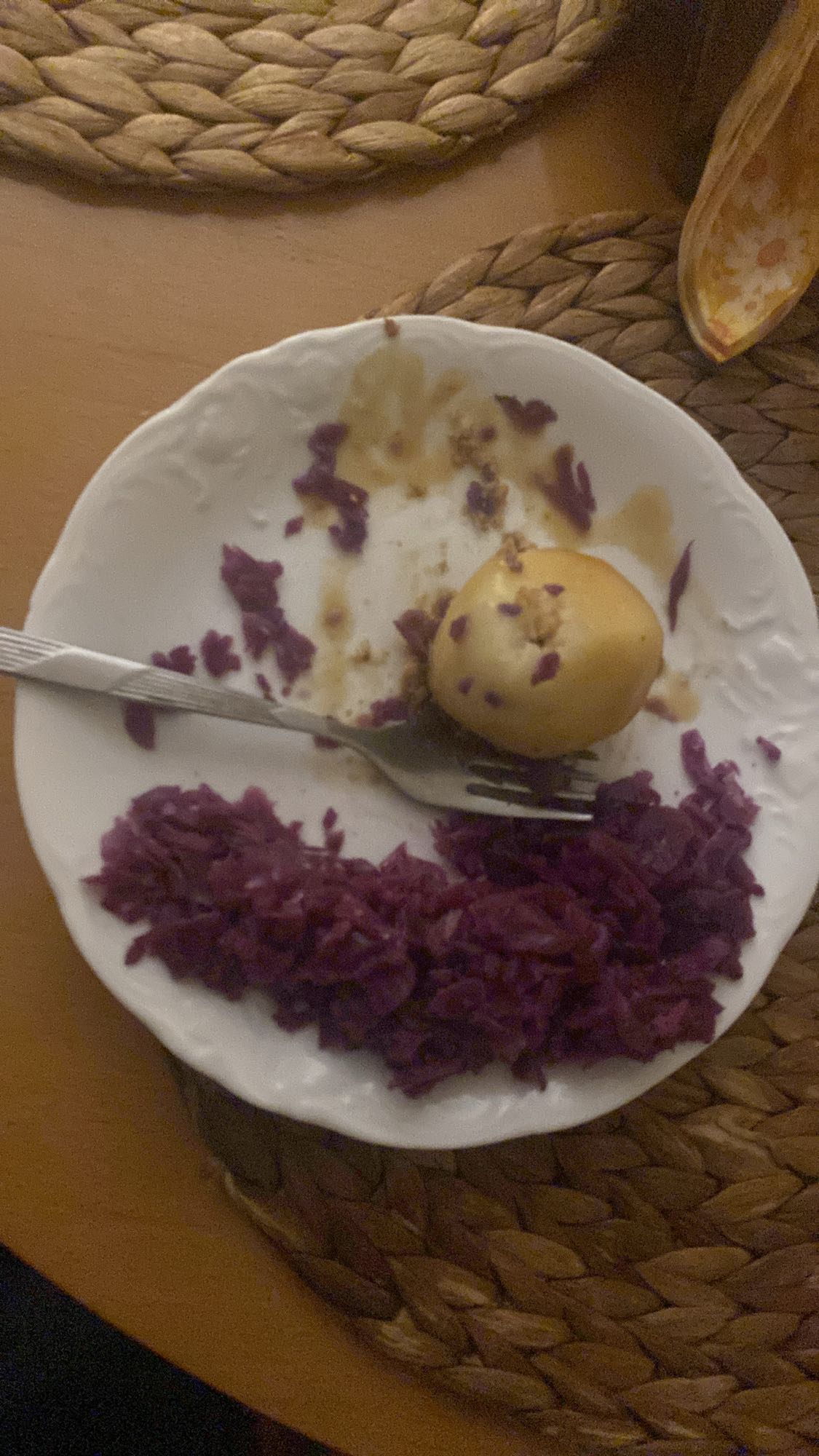 ziemniak z czerwoną kapustą