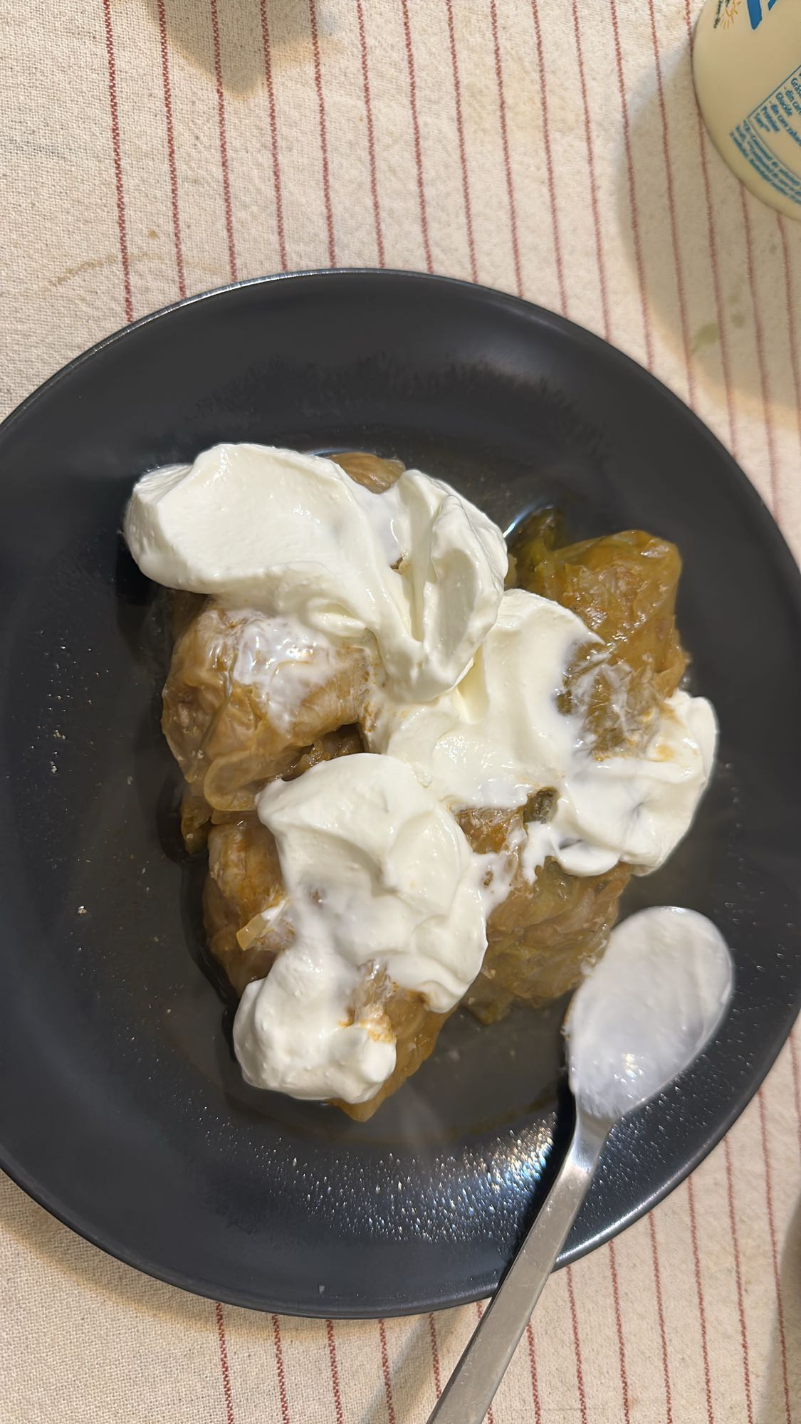 Stuffed cabbage with yogurt