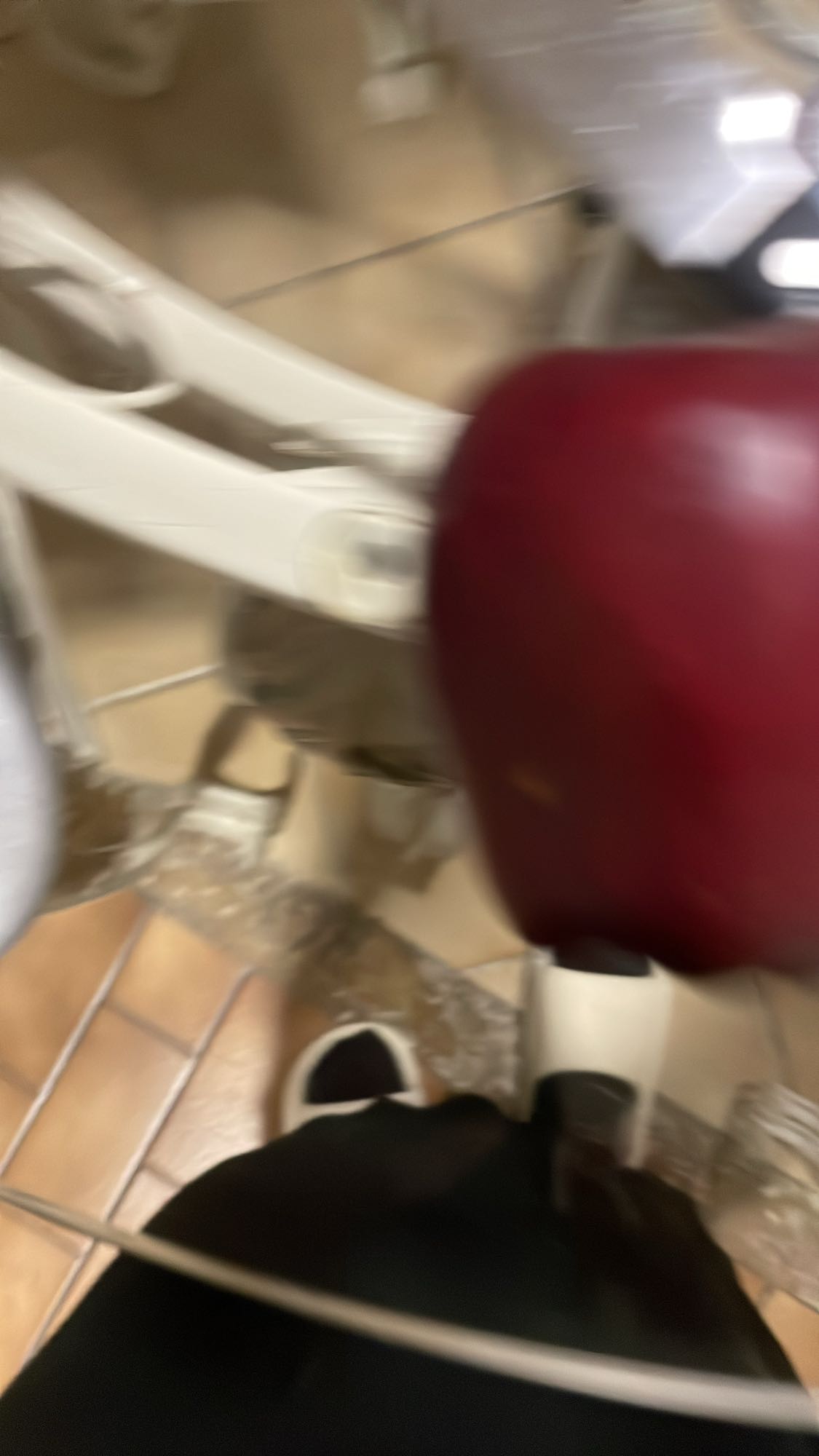 Pomme rouge entière