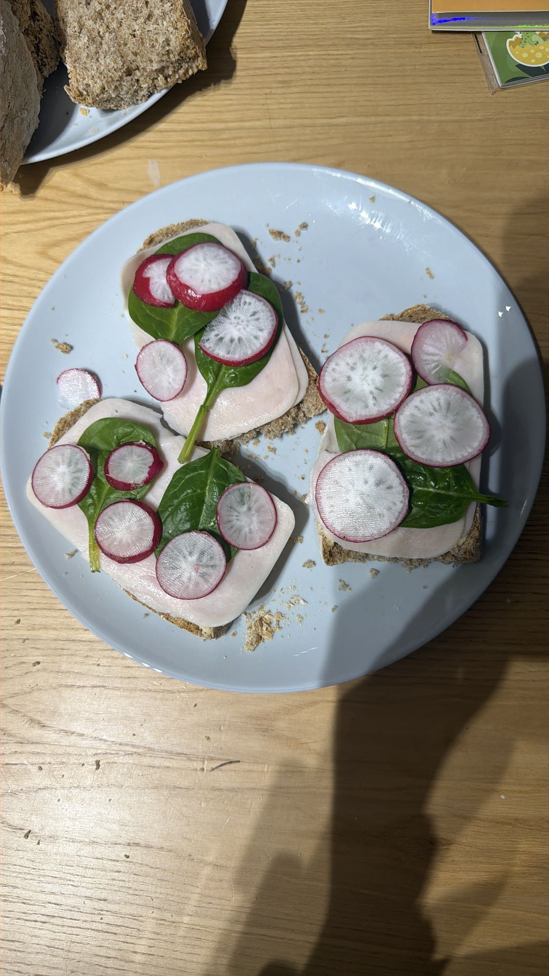 Kanapki z indykiem i rzodkiewką