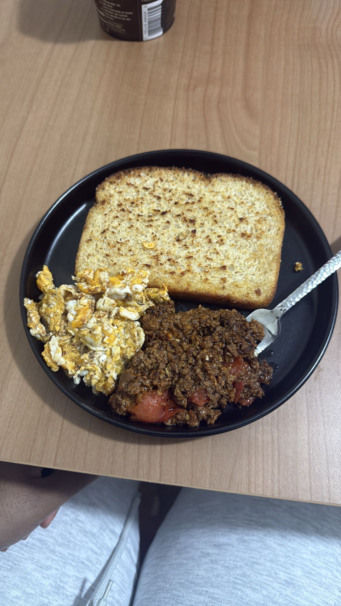 Toast, eggs & beef mix