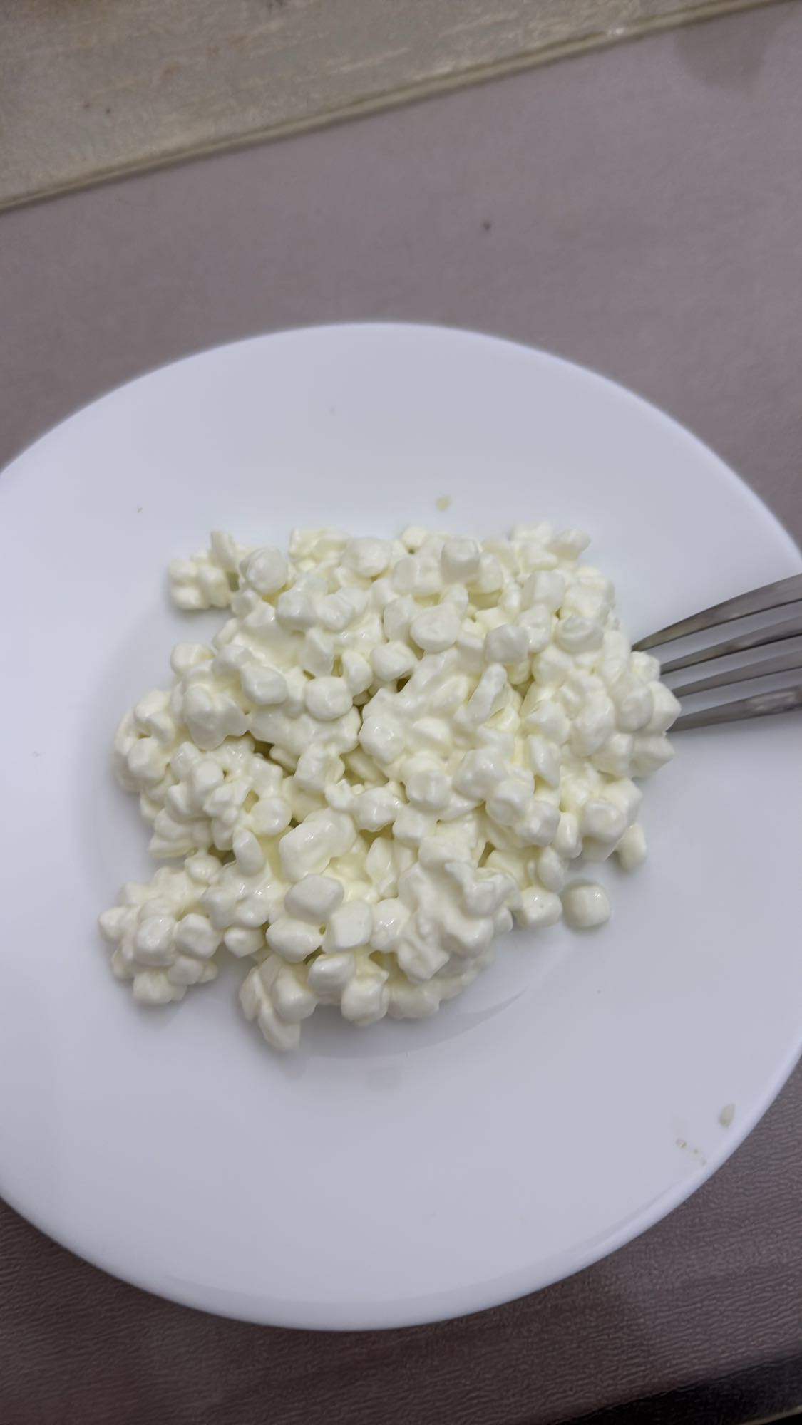 творог с ложкой