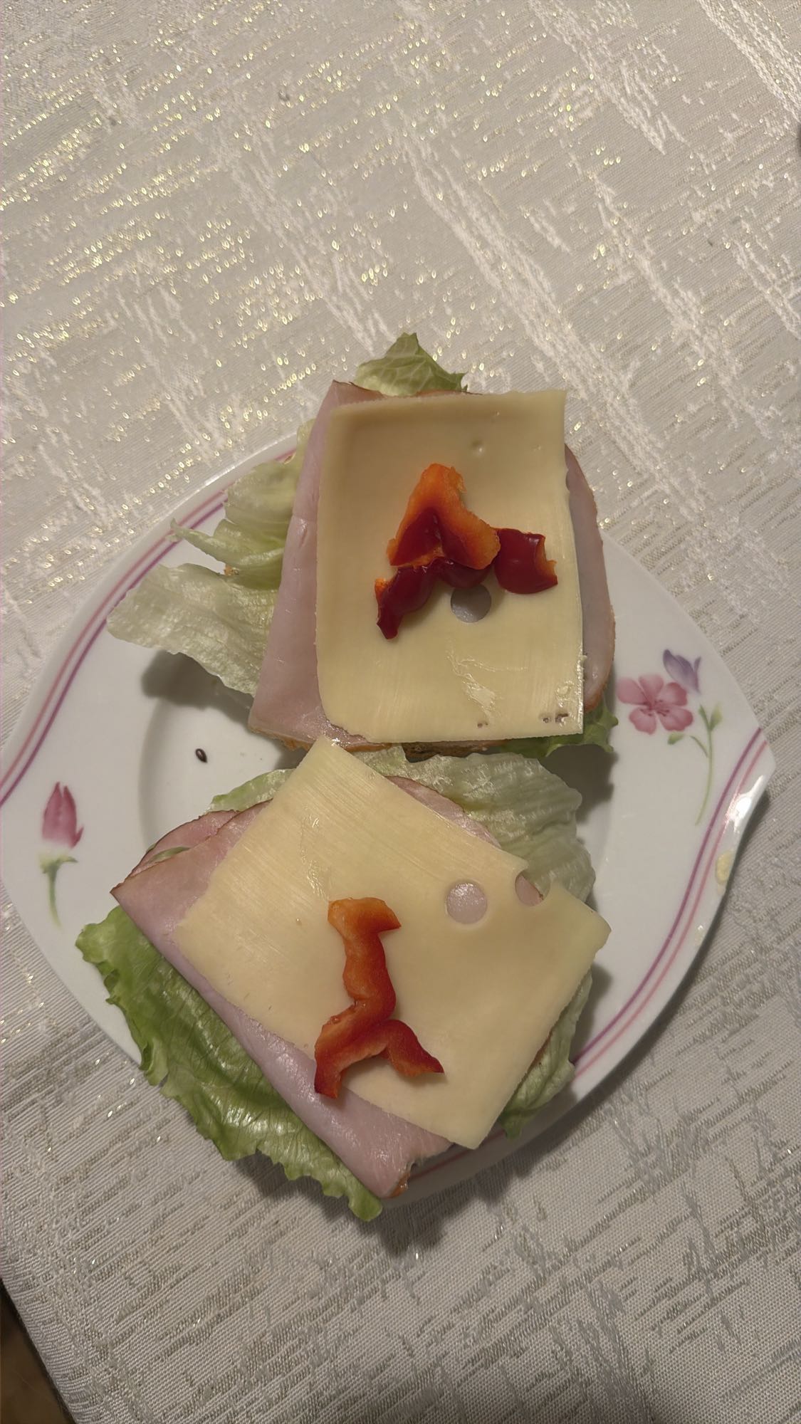 Kanapki z szynką i serem