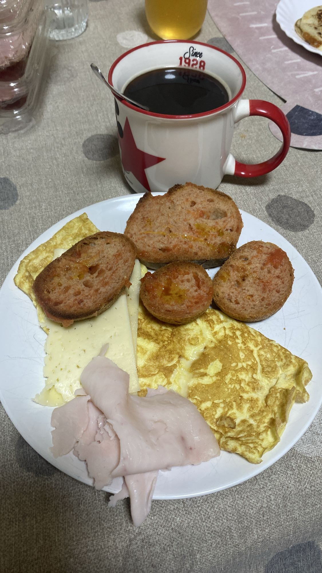 Desayuno mixto con café