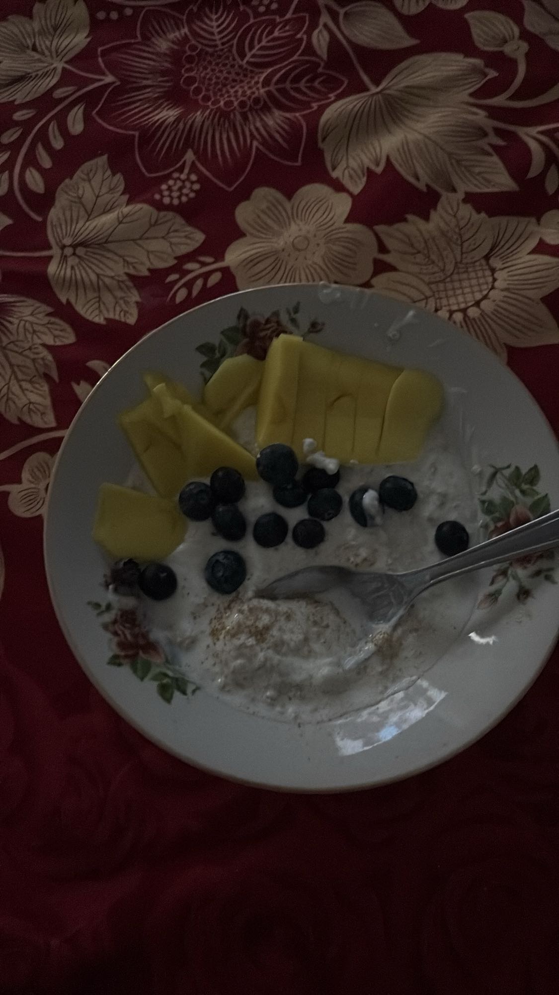 Iaurt cu fructe și ovăz