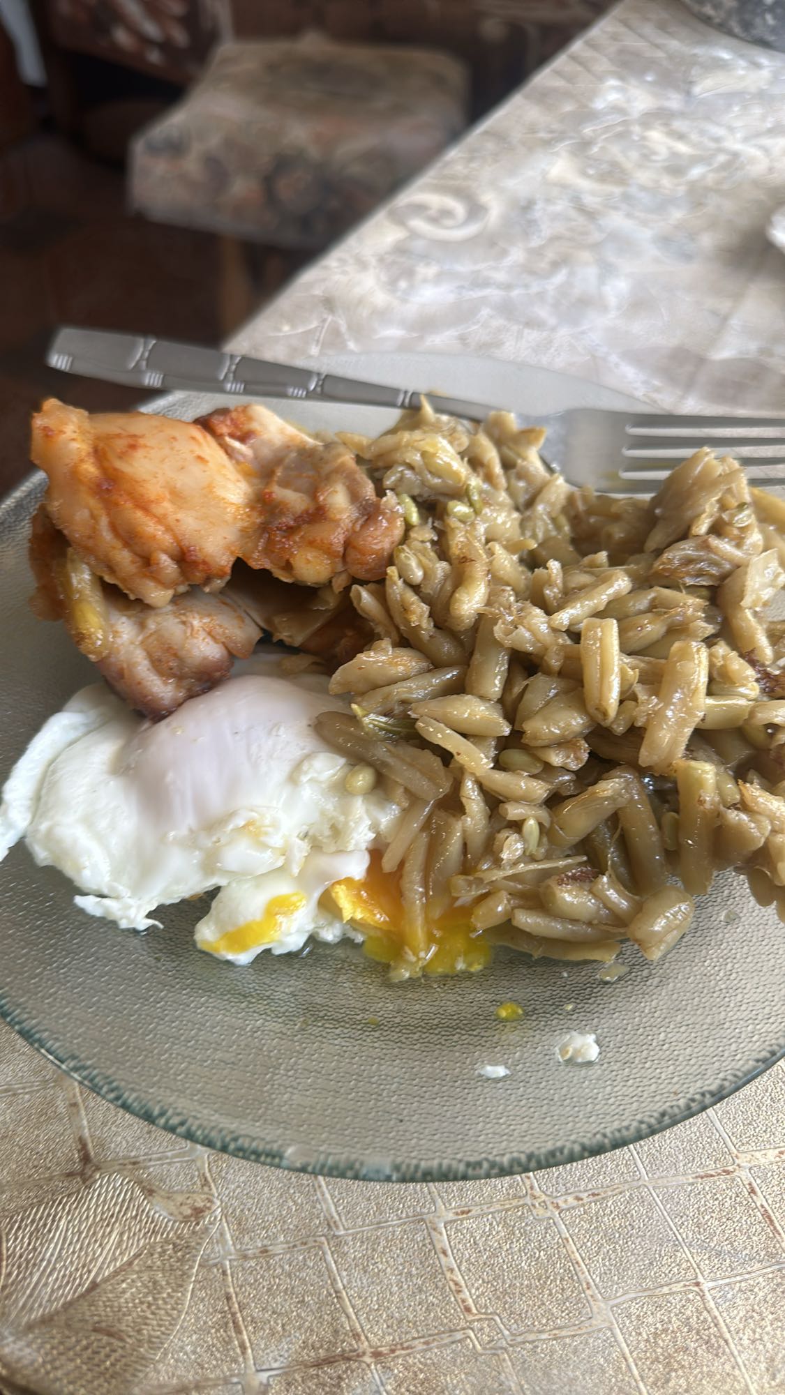 Pui cu ou și fasole verde