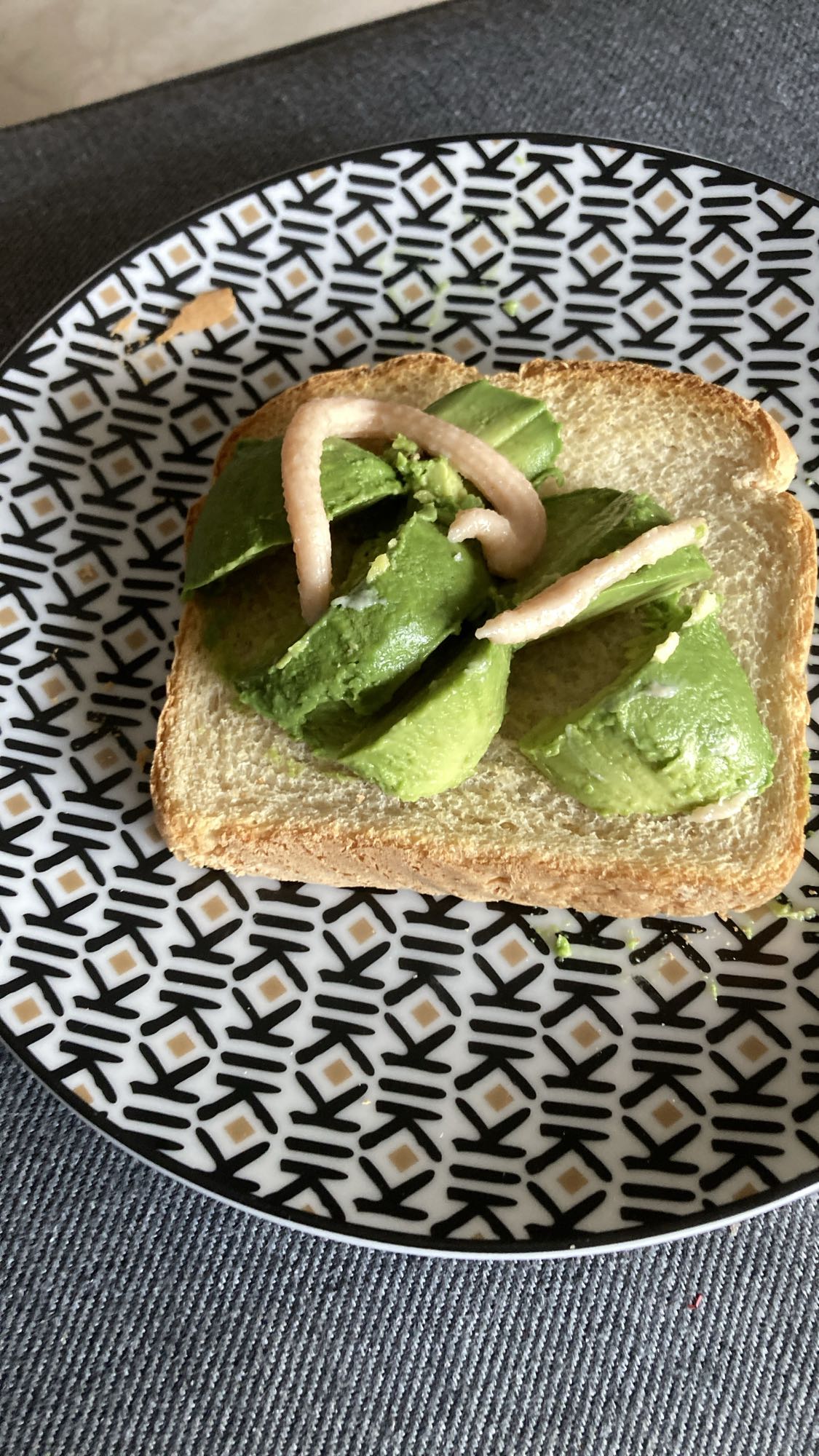 Avokadomacka med sås