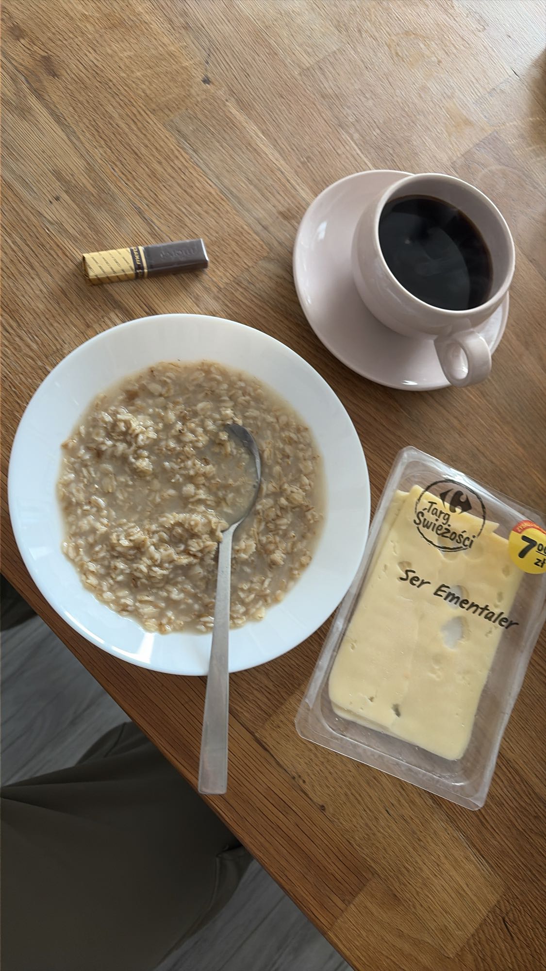 Овсянка с сыром и кофе