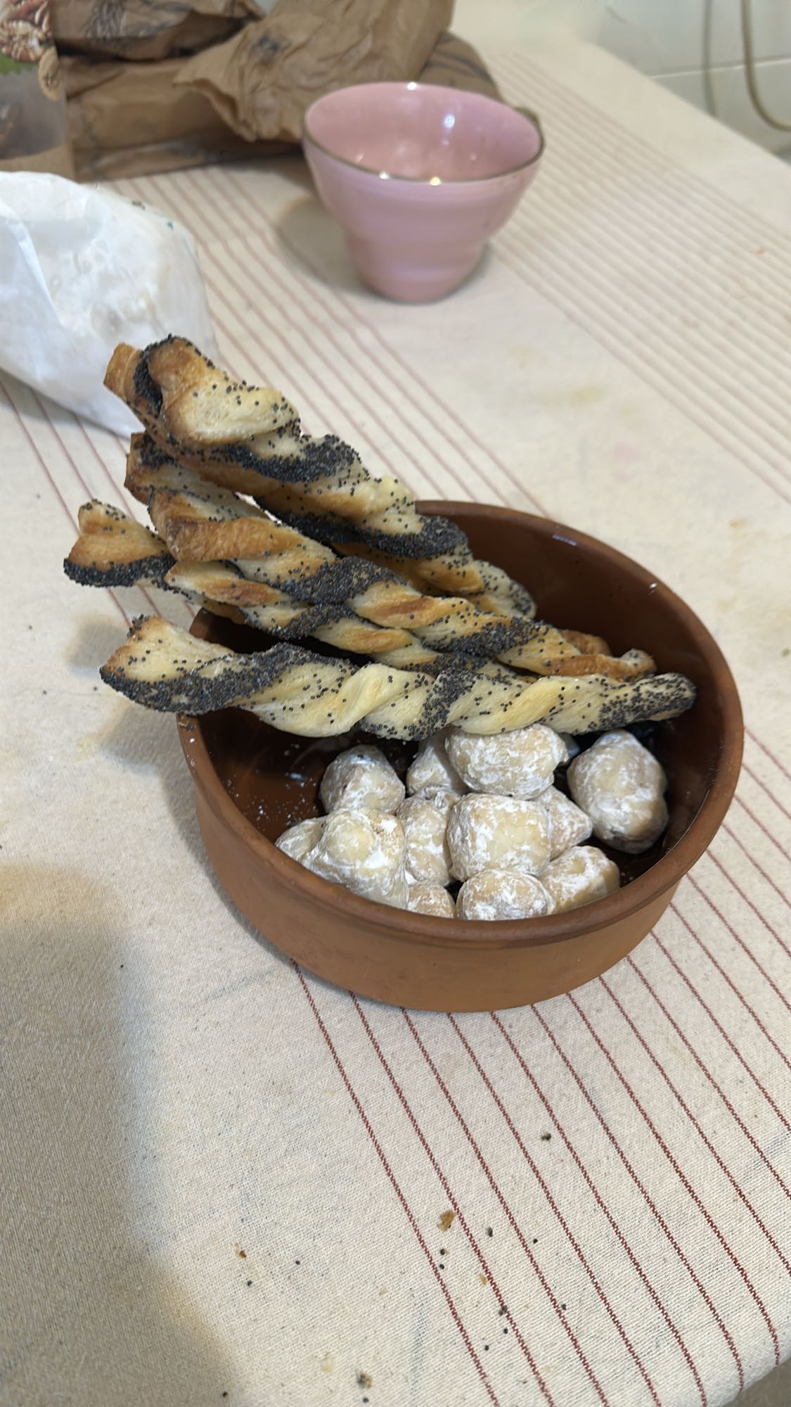 Poppy sticks & sugar bites