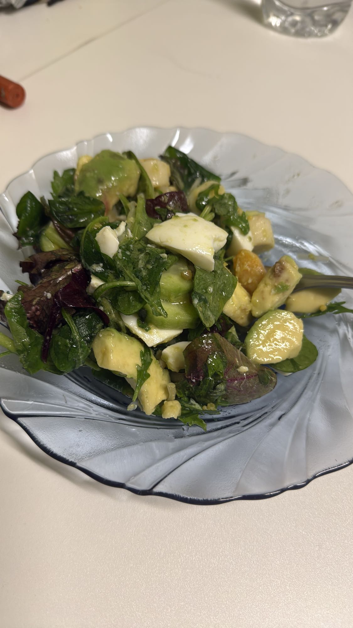 ensalada de aguacate y huevo