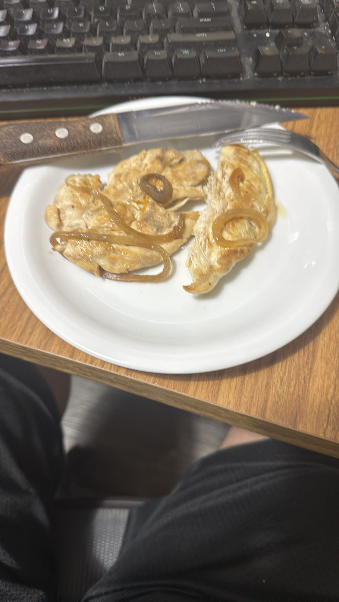 Frango grelhado com cebola