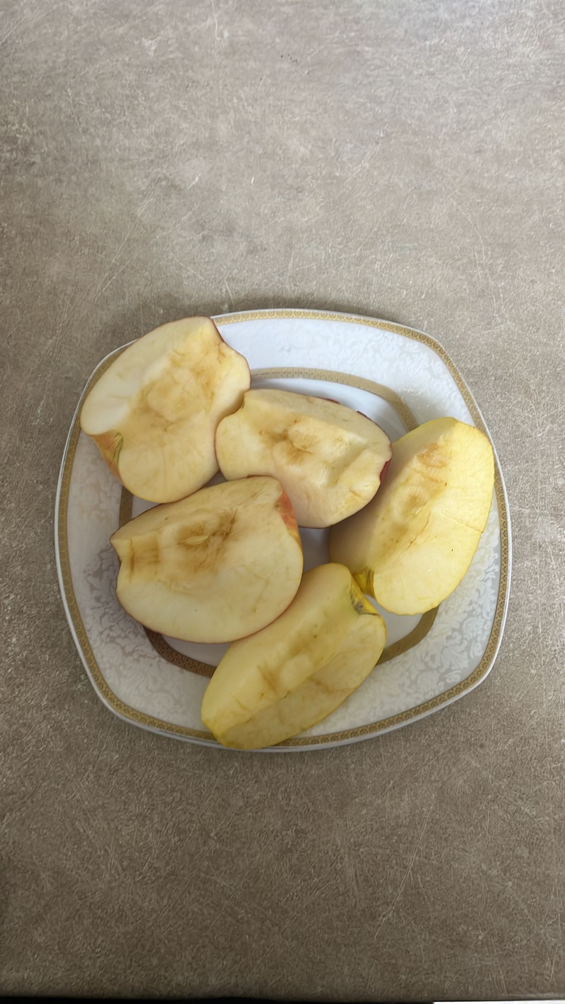 Нарезанные яблоки