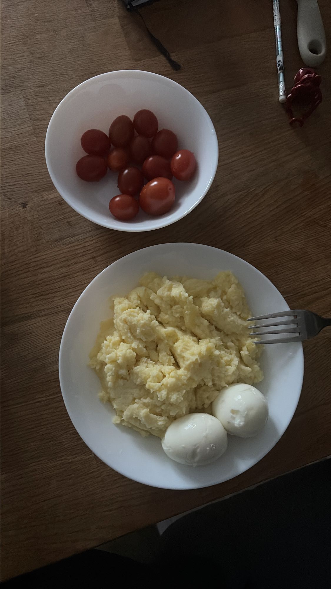 яичница и помидоры