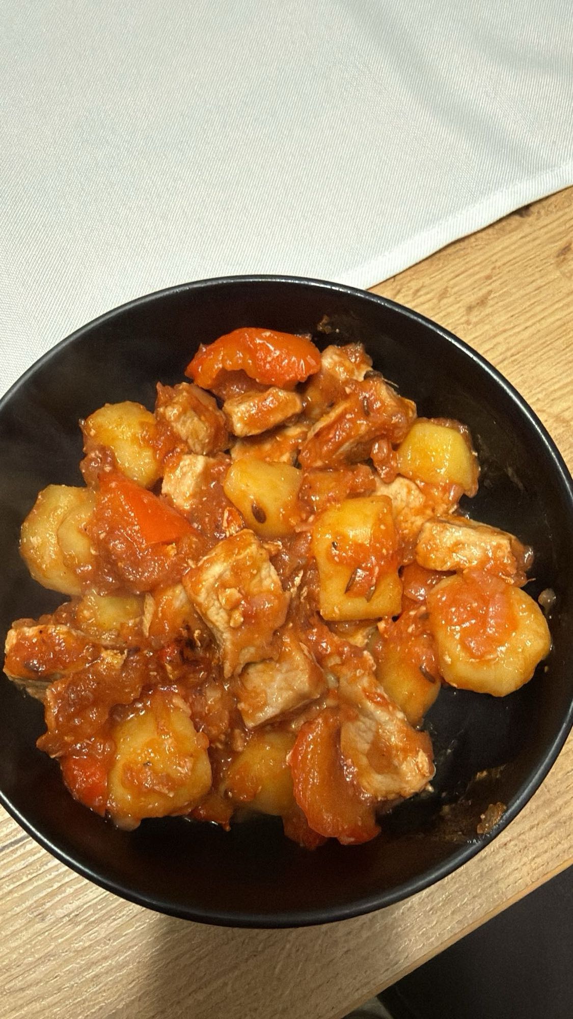 Tocană cu carne și legume