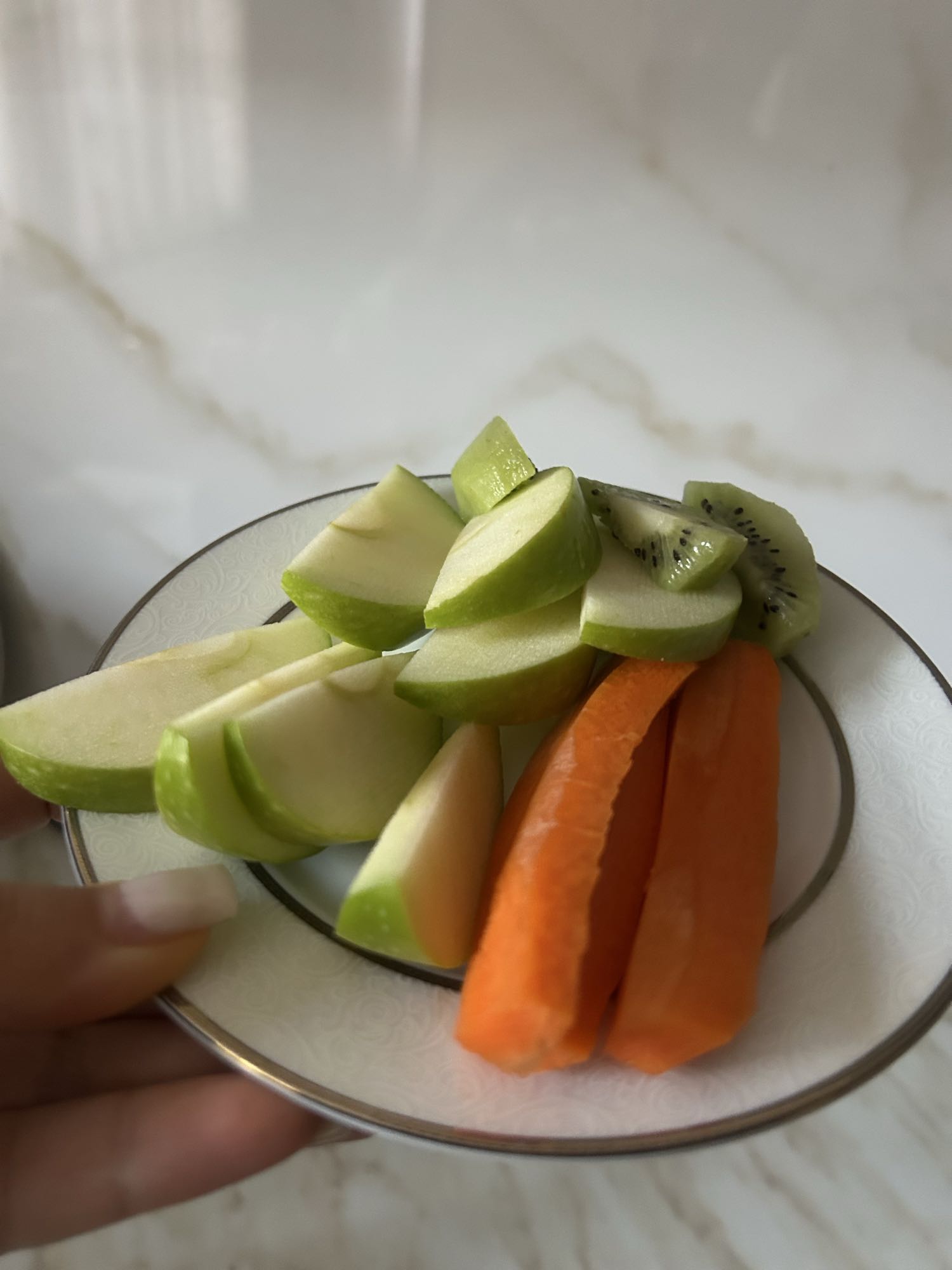 фруктово-овощная тарелка