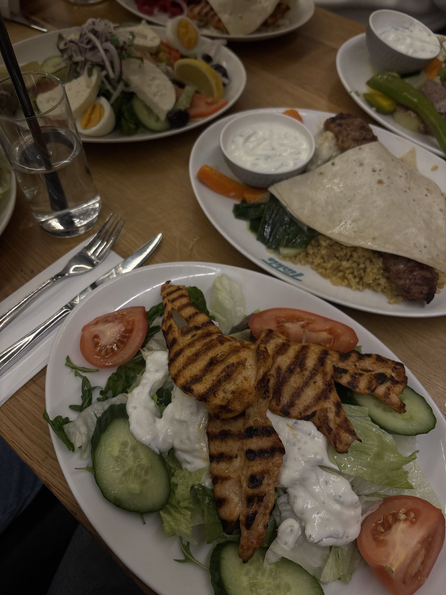 Gegrillter Hähnchensalat