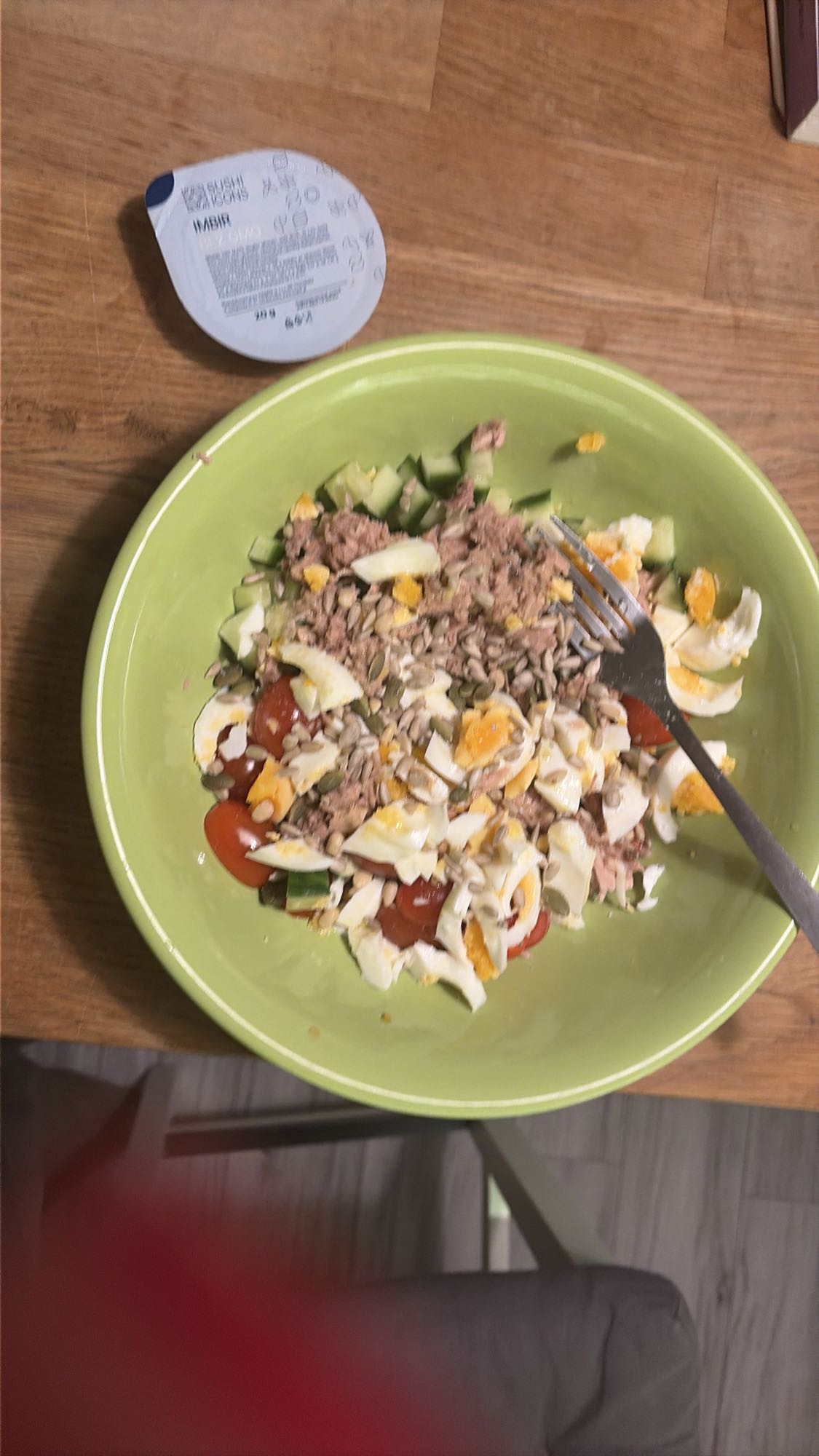 Салат с тунцом и яйцом