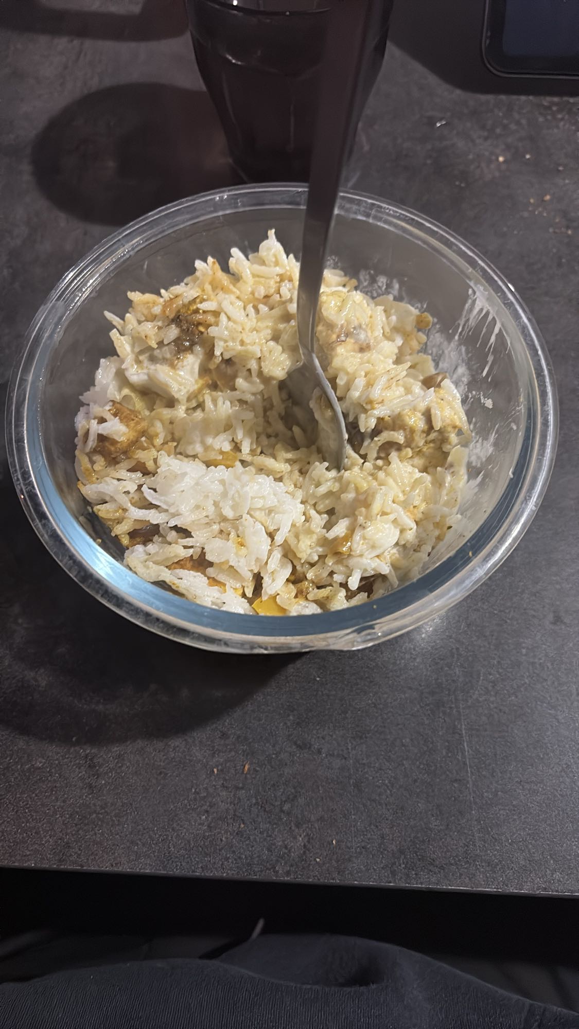 Riz au poulet et sauce