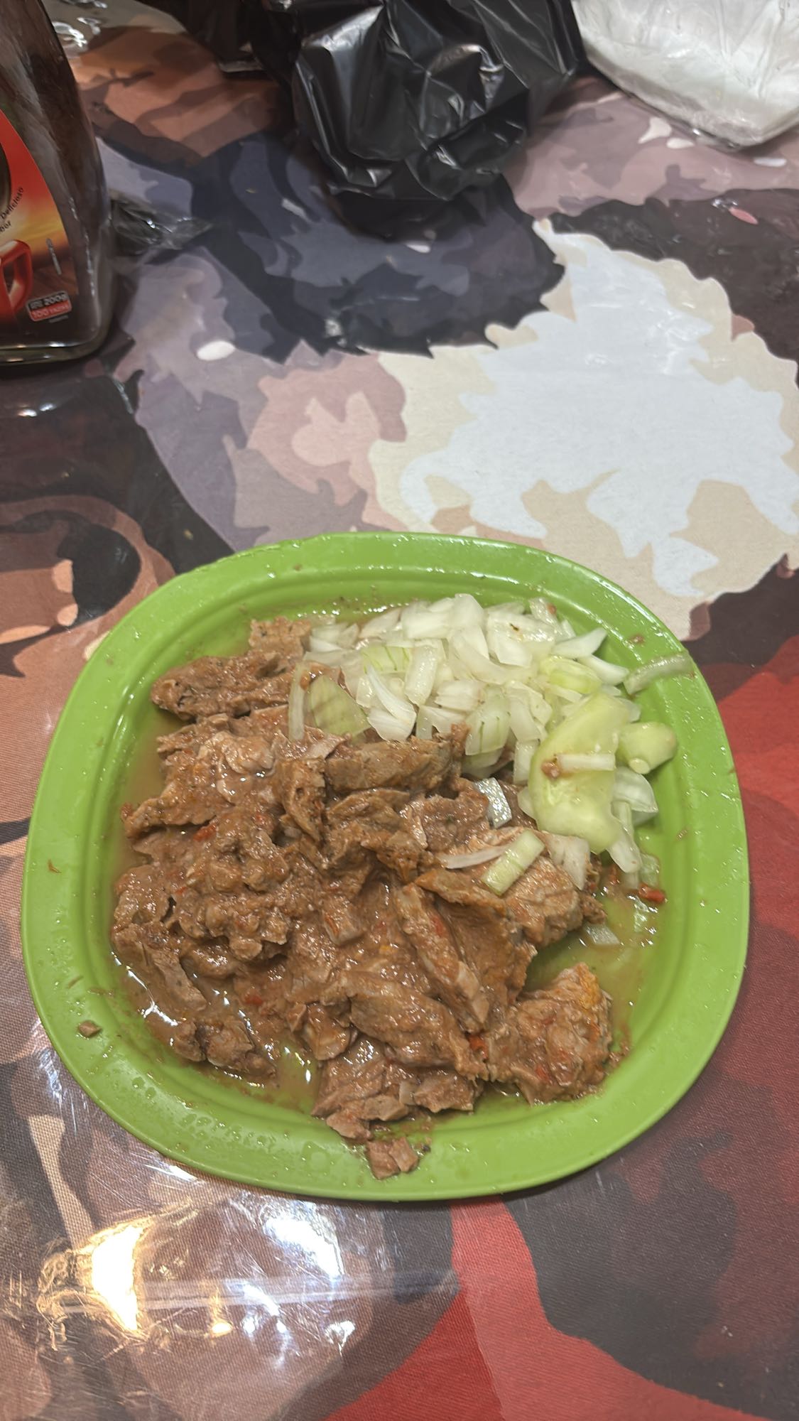 carne con ensalada