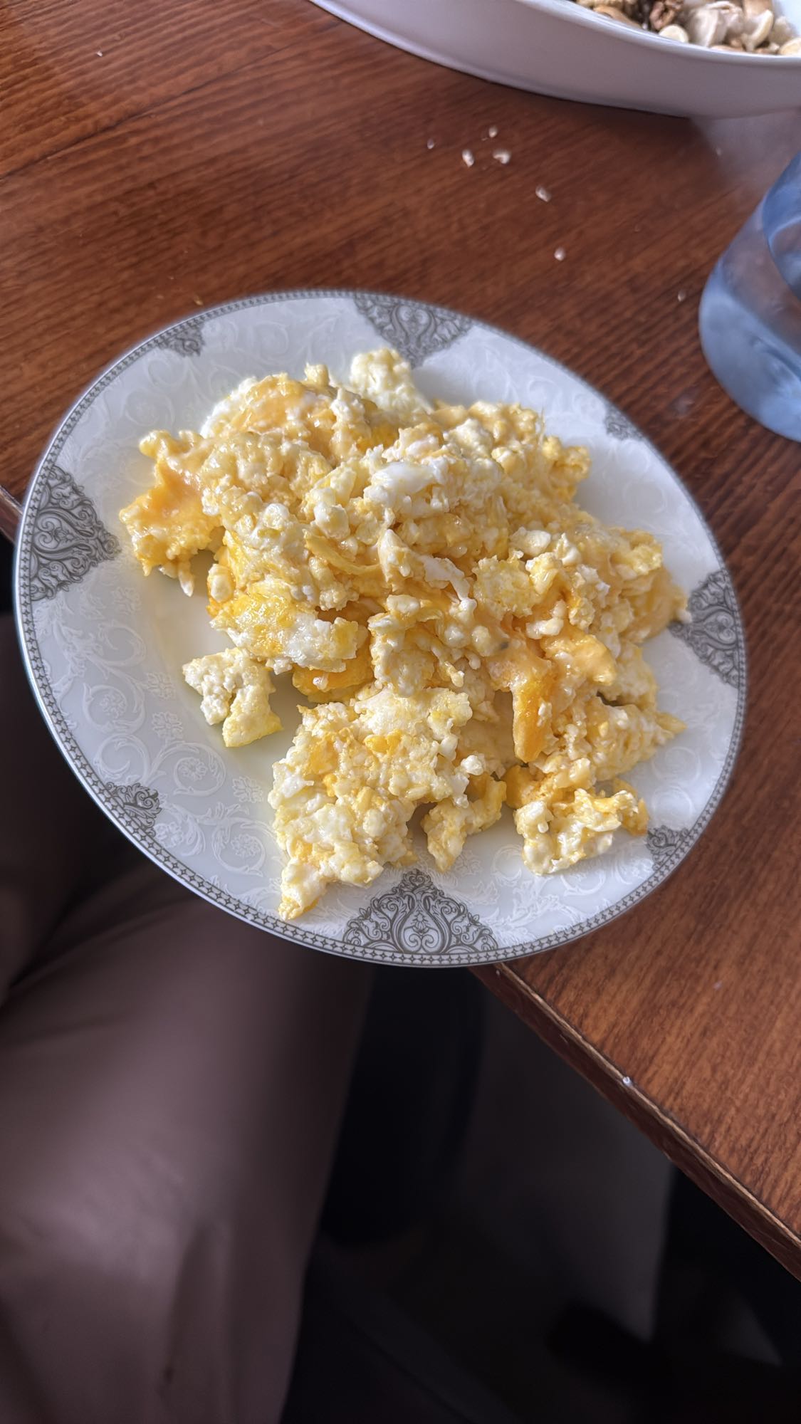 Scrambled eggs with cheese