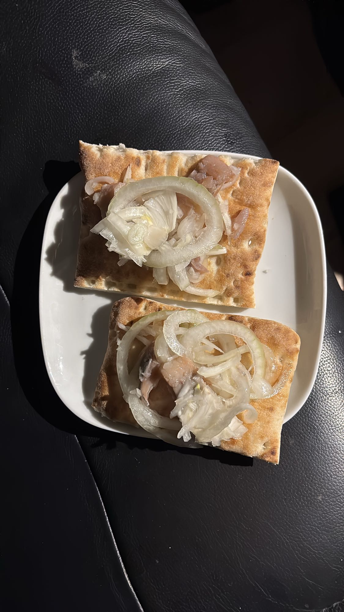 Polarbrød med sild og løk