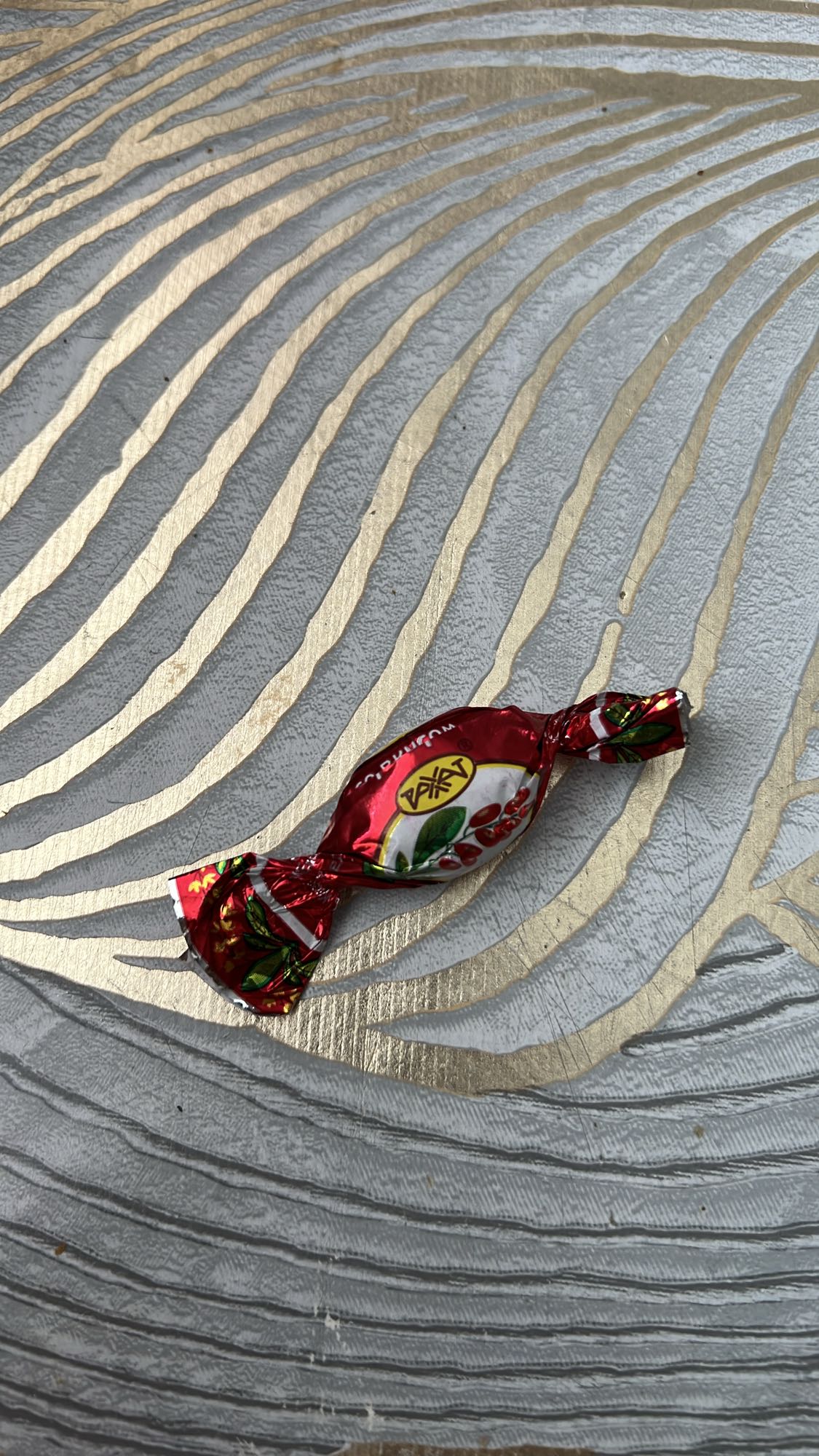 конфета в обертке