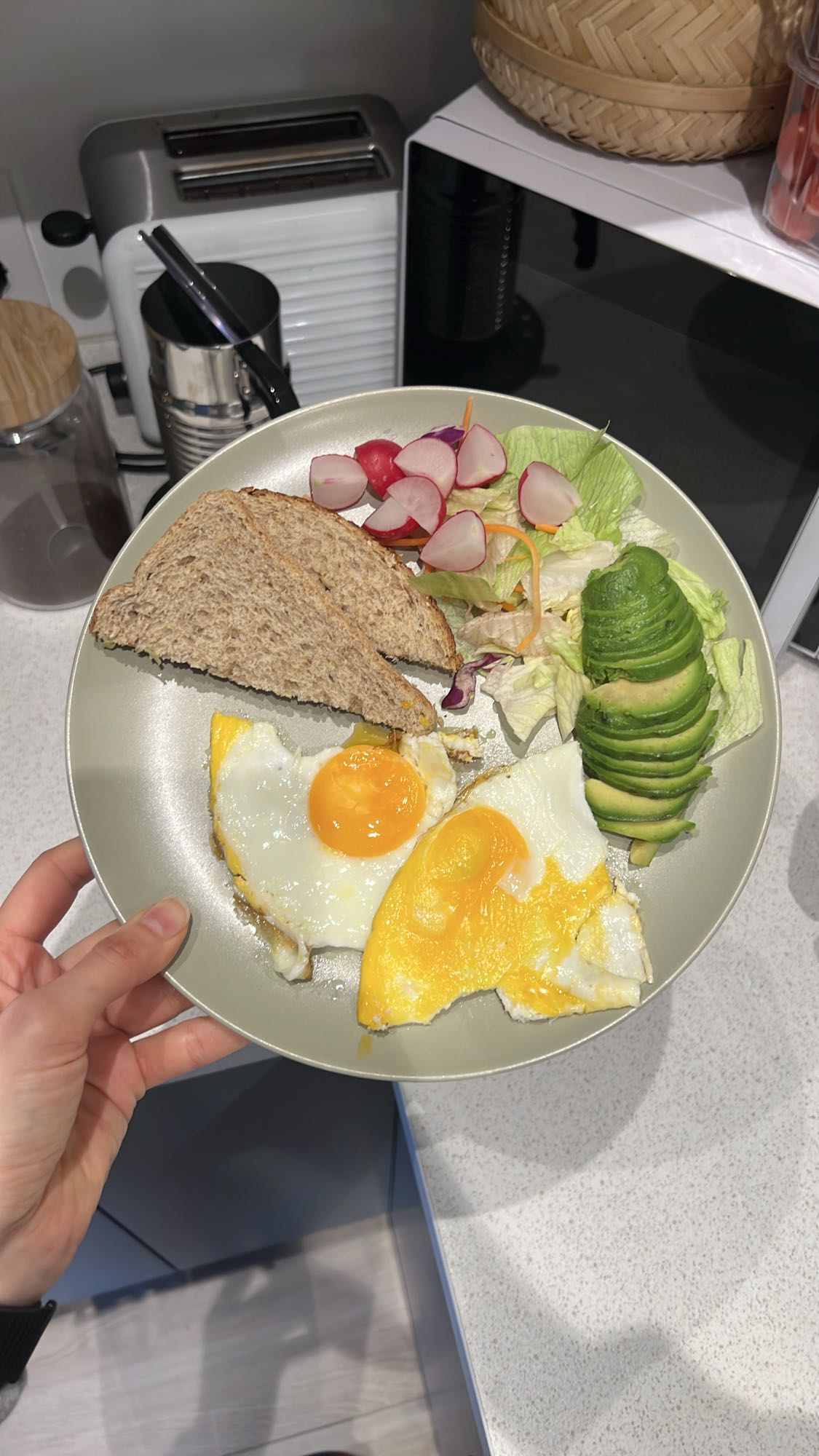 Eggs, Avocado & Veggie Plate