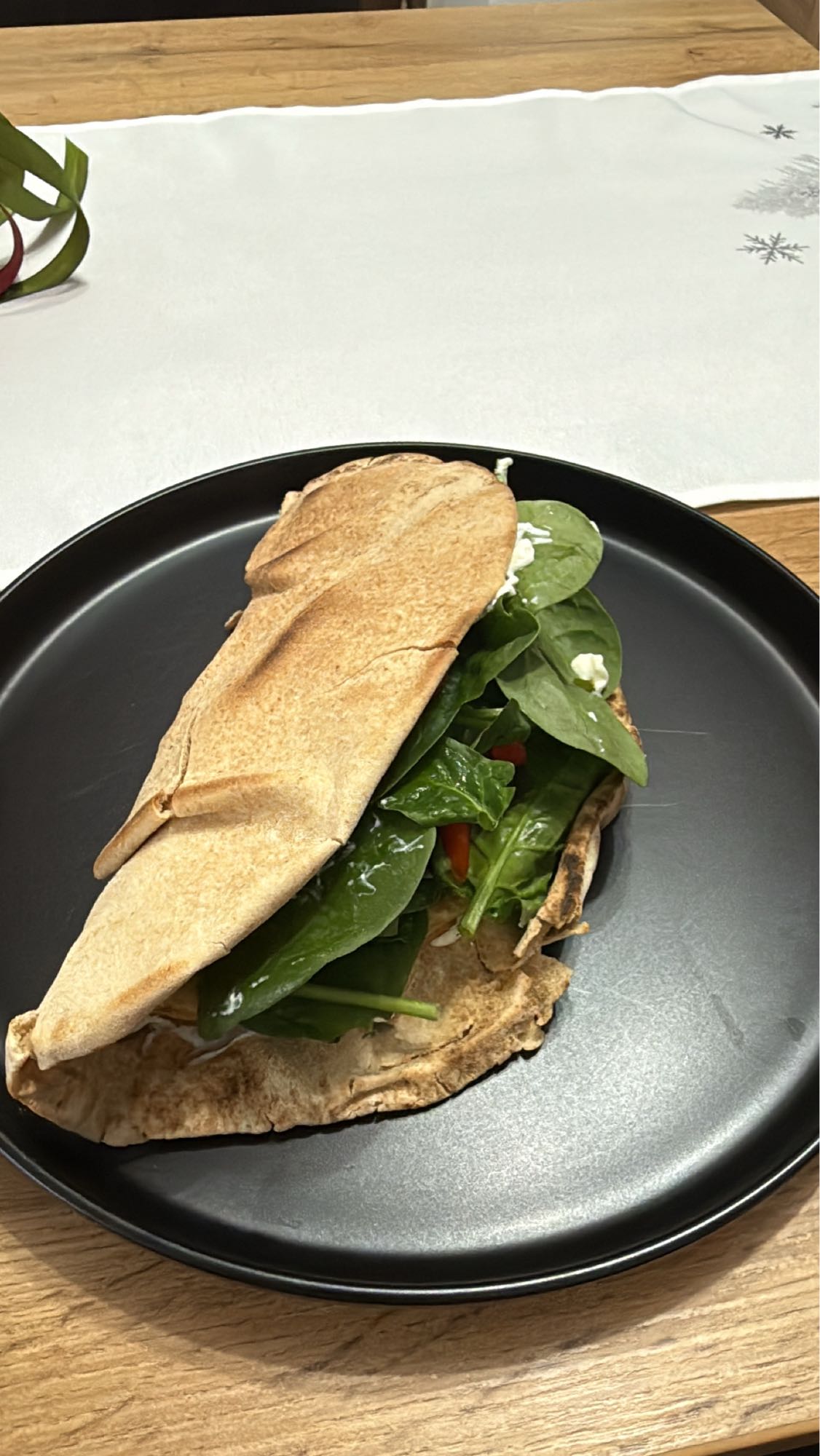 Wrap cu legume și spanac