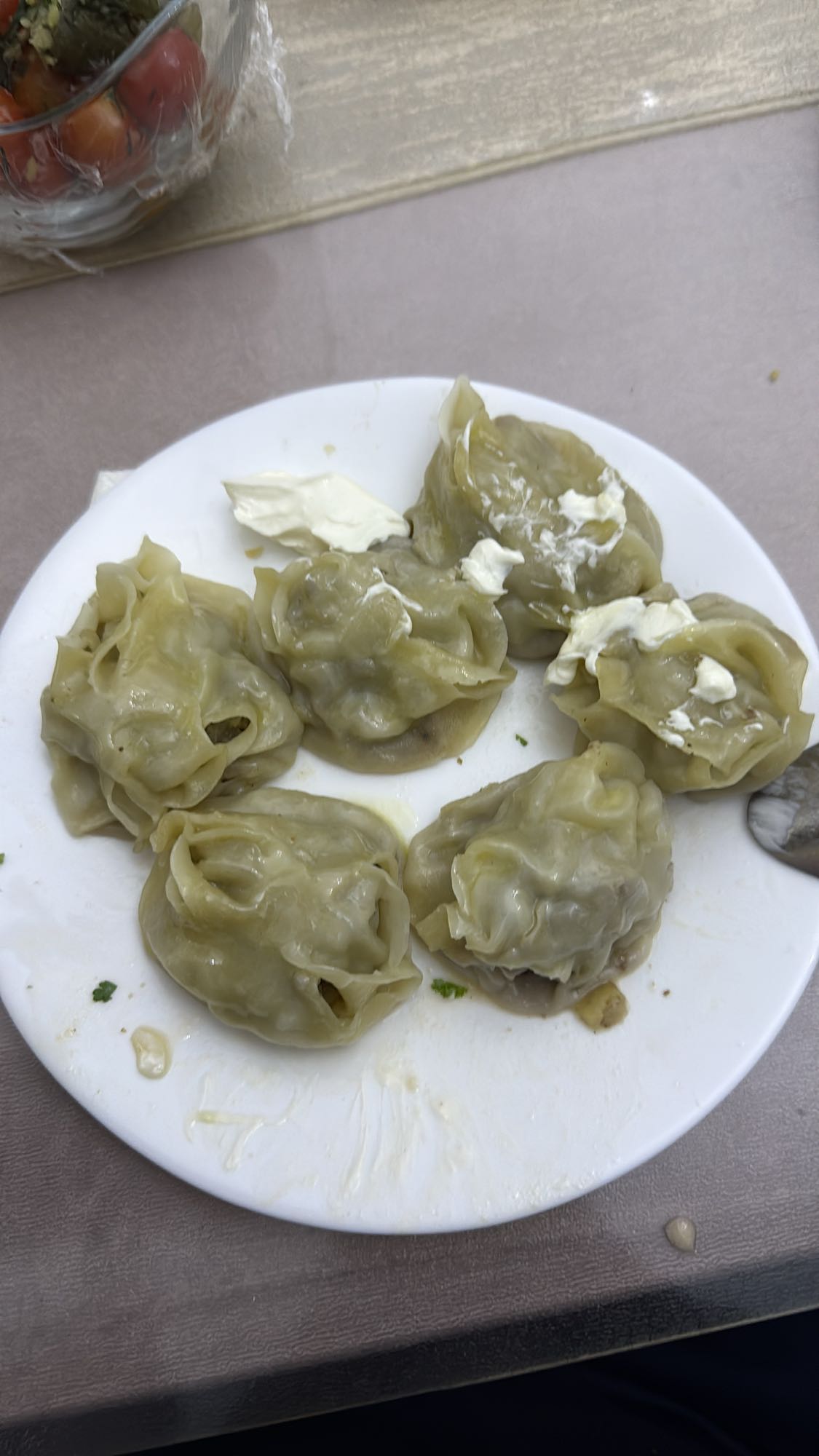 манты со сметаной