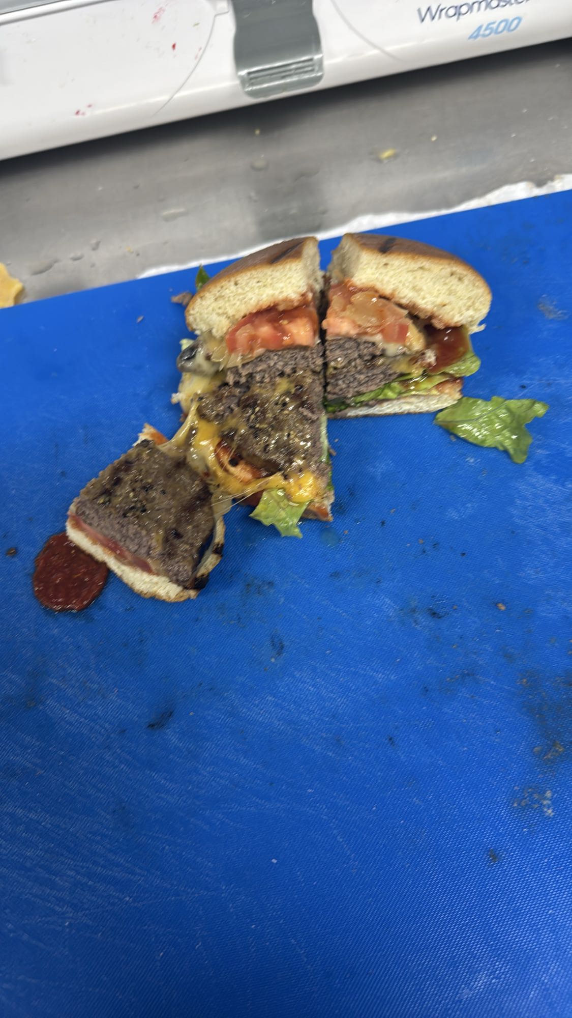 Ostburgare med grönsaker