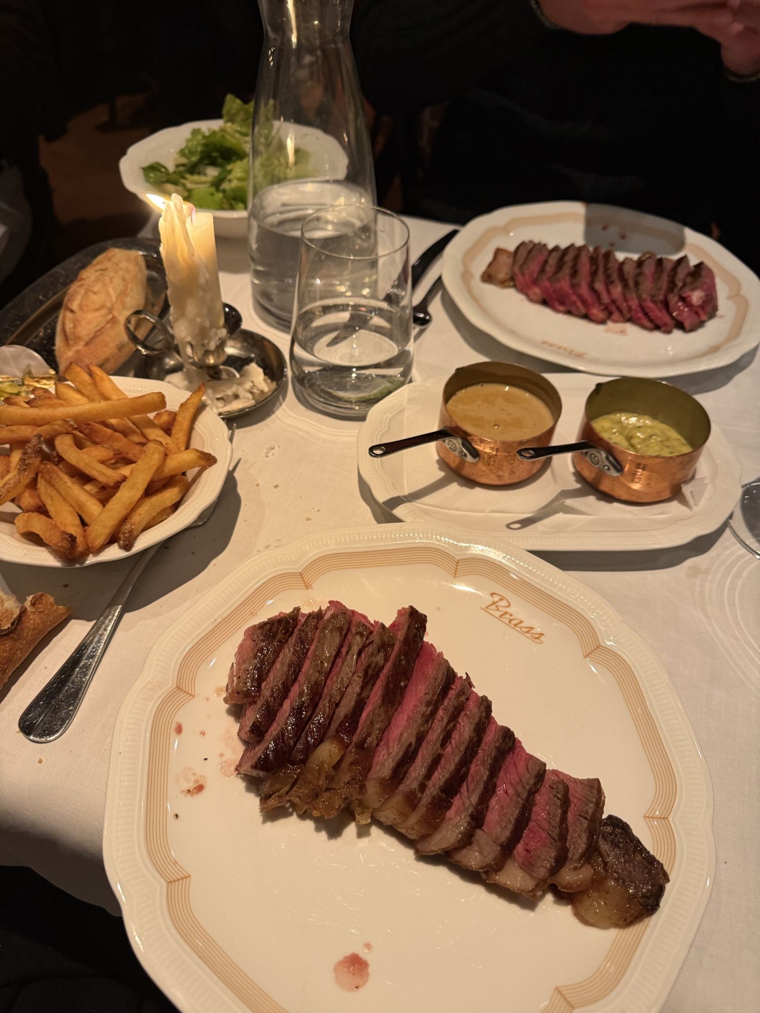 Steak frites et salade
